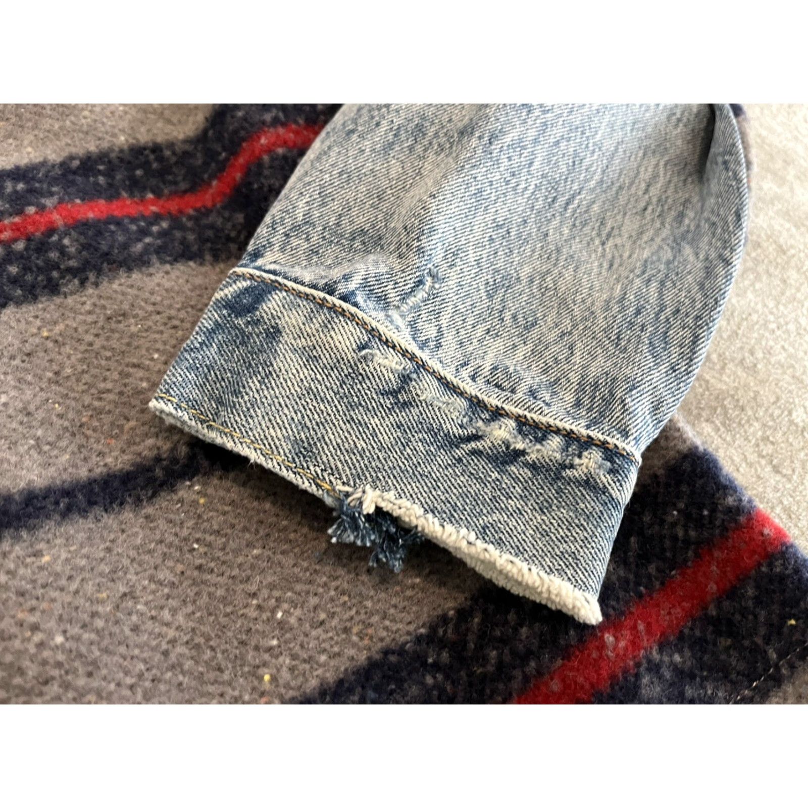 Levi's Levis Premium Distressed Trucker Denim Jacket Wool Aztec Blanket Size Medium NWT Size US M / EU 48-50 / 2 - 6 Thumbnail
