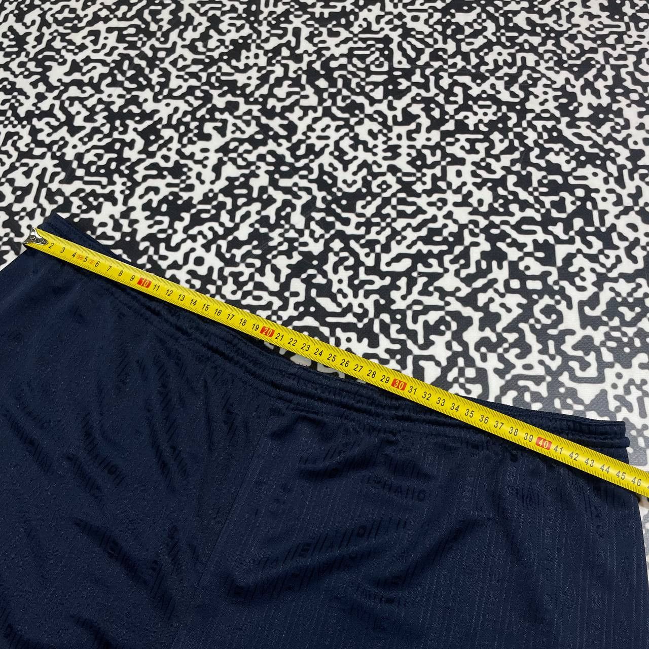 Umbro Vintage 90s Umbro Monogram Retro Casual Sports Style Shorts Size US 36 / EU 52 - 11 Thumbnail