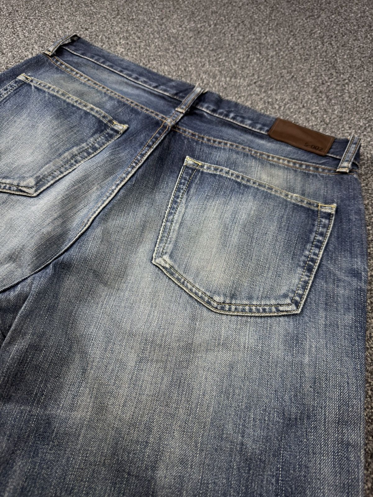 Fashion Victim Vintage 90s Uniqlo Whisker Faded Wash Distressed Denim W32 Size US 32 / EU 48 - 7 Thumbnail