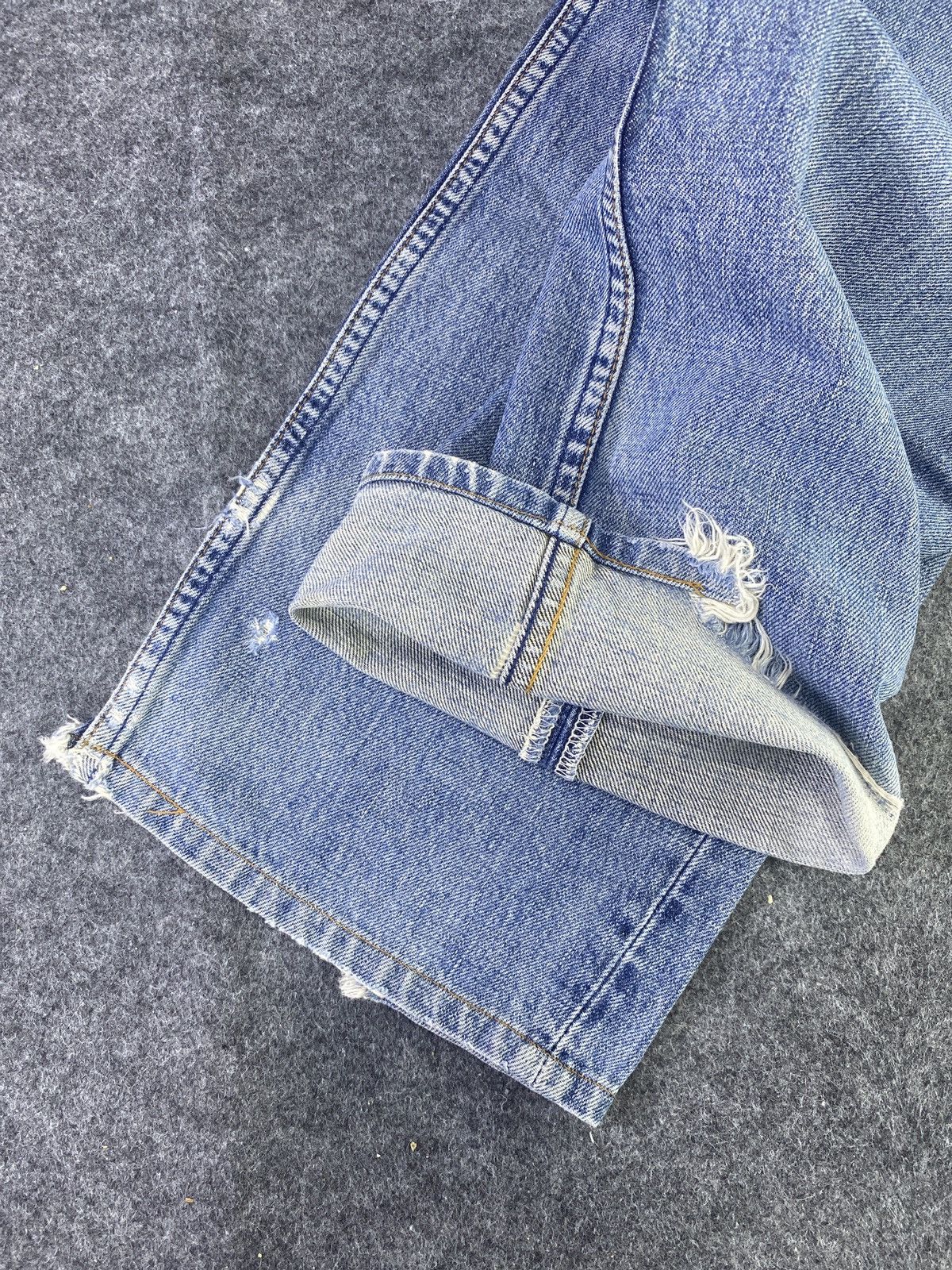 Jean × Levi's × Vintage VINTAGE LEVIS 503 DISTRESS BLUE WASH JEANS - J906 Size US 30 / EU 46 - 9 Thumbnail