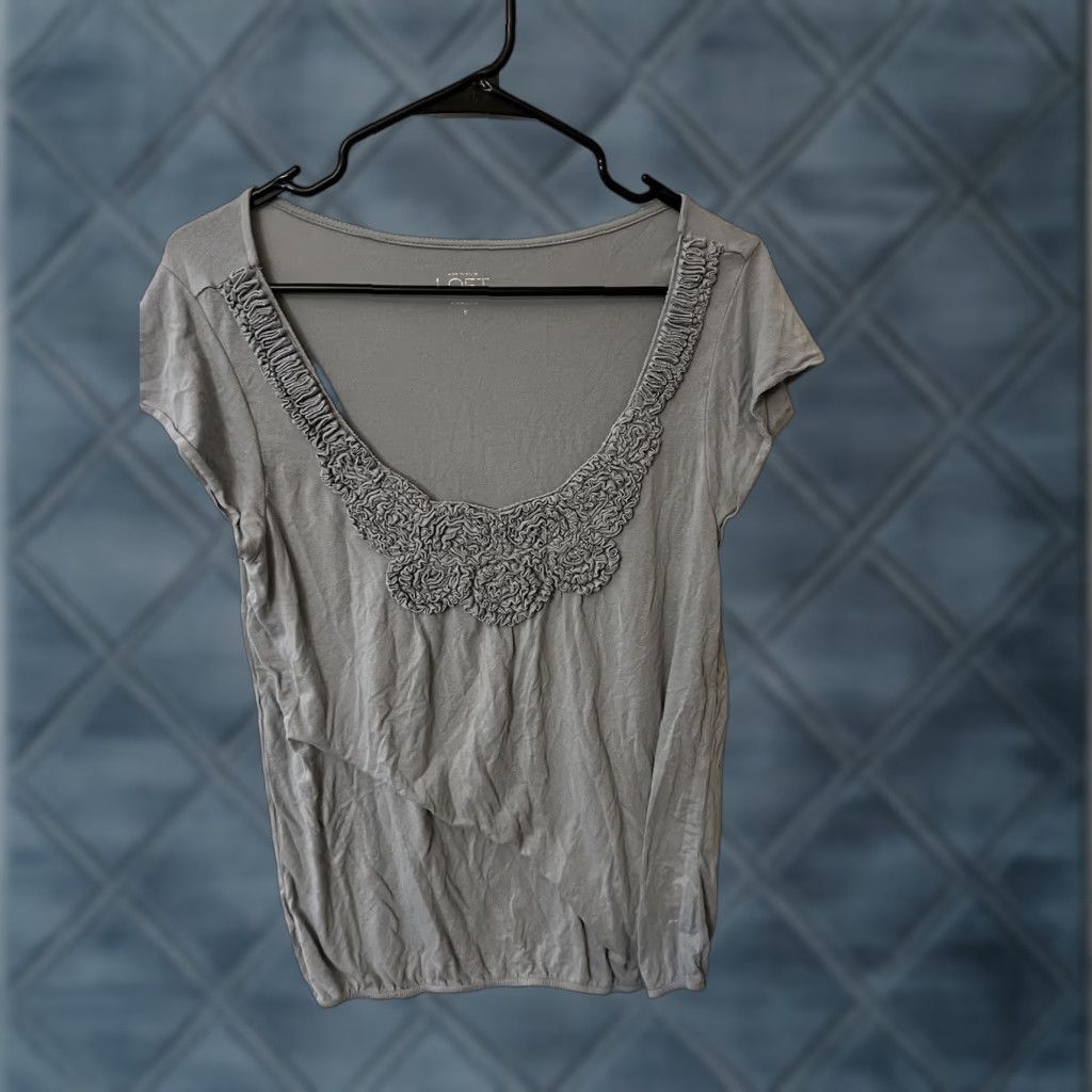 Loft LOFT Women's Cropped Tee Shirt Size Small Gray Cotton Pullover Short Sleeve Size S / US 4 / IT 40 - 1 Thumbnail