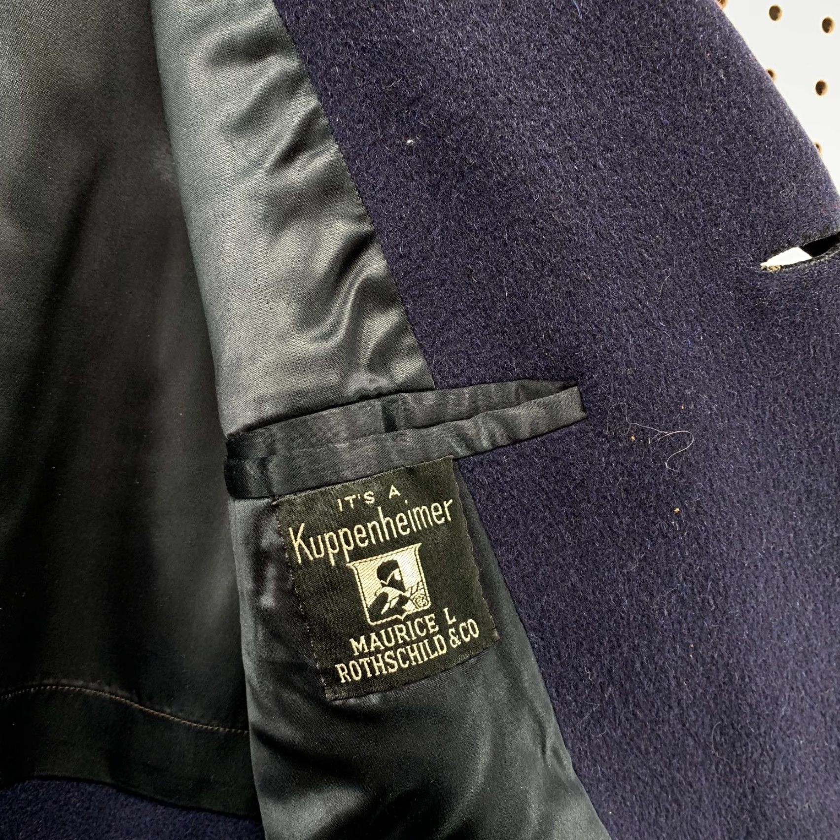 Vintage VINTAGE Kuppenheimer Wool Overcoat 40s 50s Mens 42 Navy Blue Made Union USA Jacket Coat Long Wool Solid Button Winter Fall Women? No gender. Size US XS / EU 42 / 0 - 4 Thumbnail