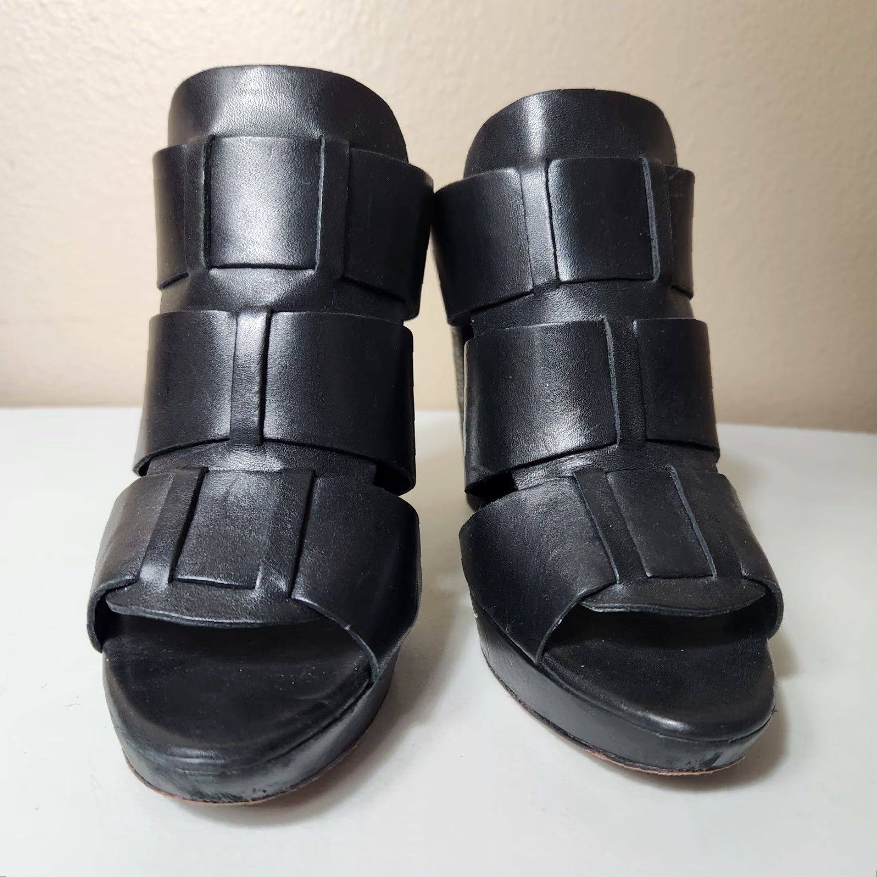Vera Wang Vera Wang Lavender Black Leather Strappy Peep Toe Platform Block Heels-Size 8.5 Womens Shoes Size US 9 / IT 39 - 5 Thumbnail