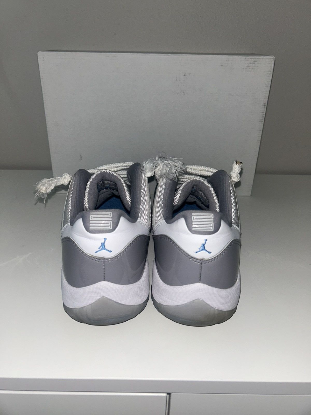 Jordan Brand Jordan 11 low cement grey size 11 Size US 11 / EU 44 - 5 Thumbnail