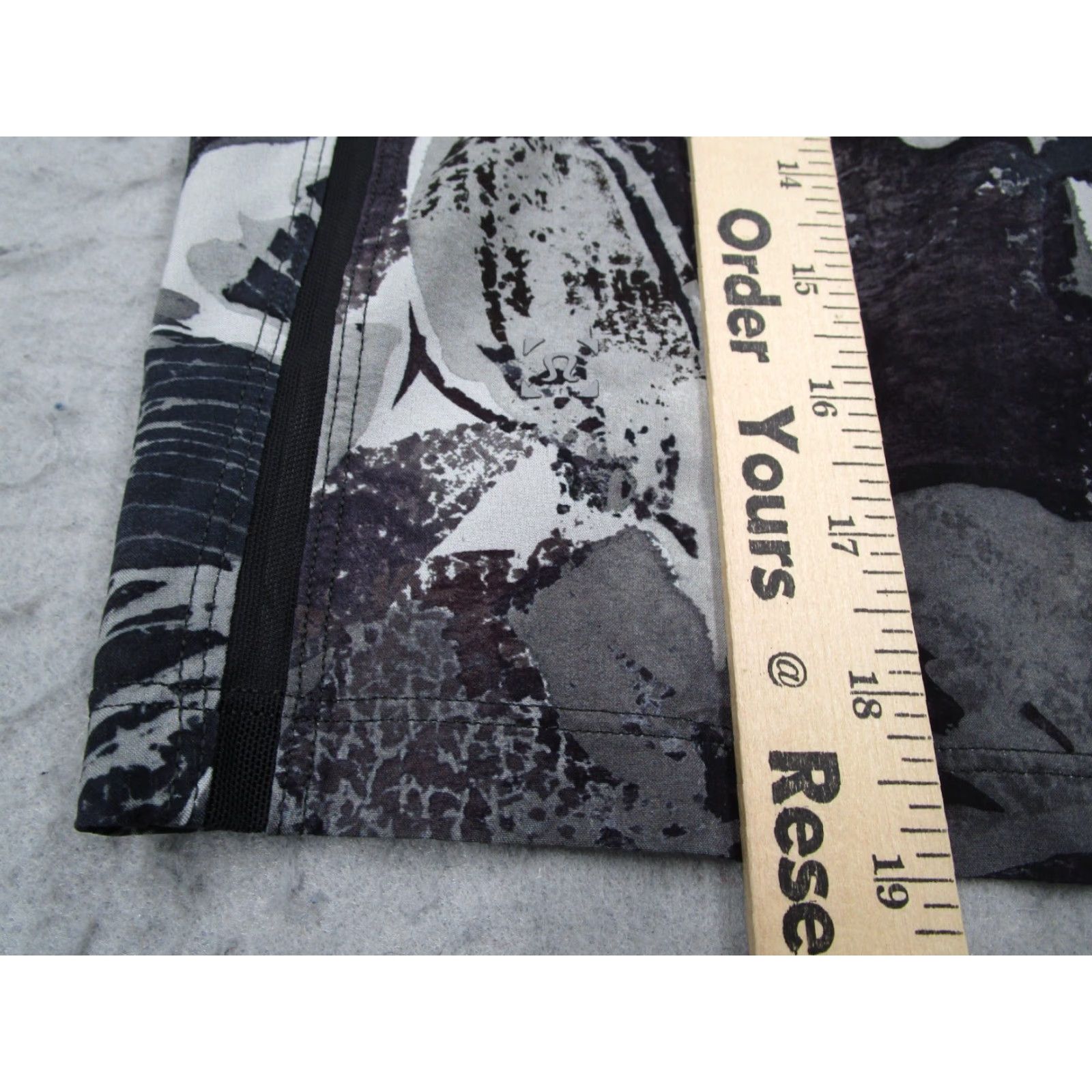Lululemon Lululemon Men Small Gray Floral License To Train 9" Lined Performance Shorts with Drawstring Size US 29 - 7 Thumbnail