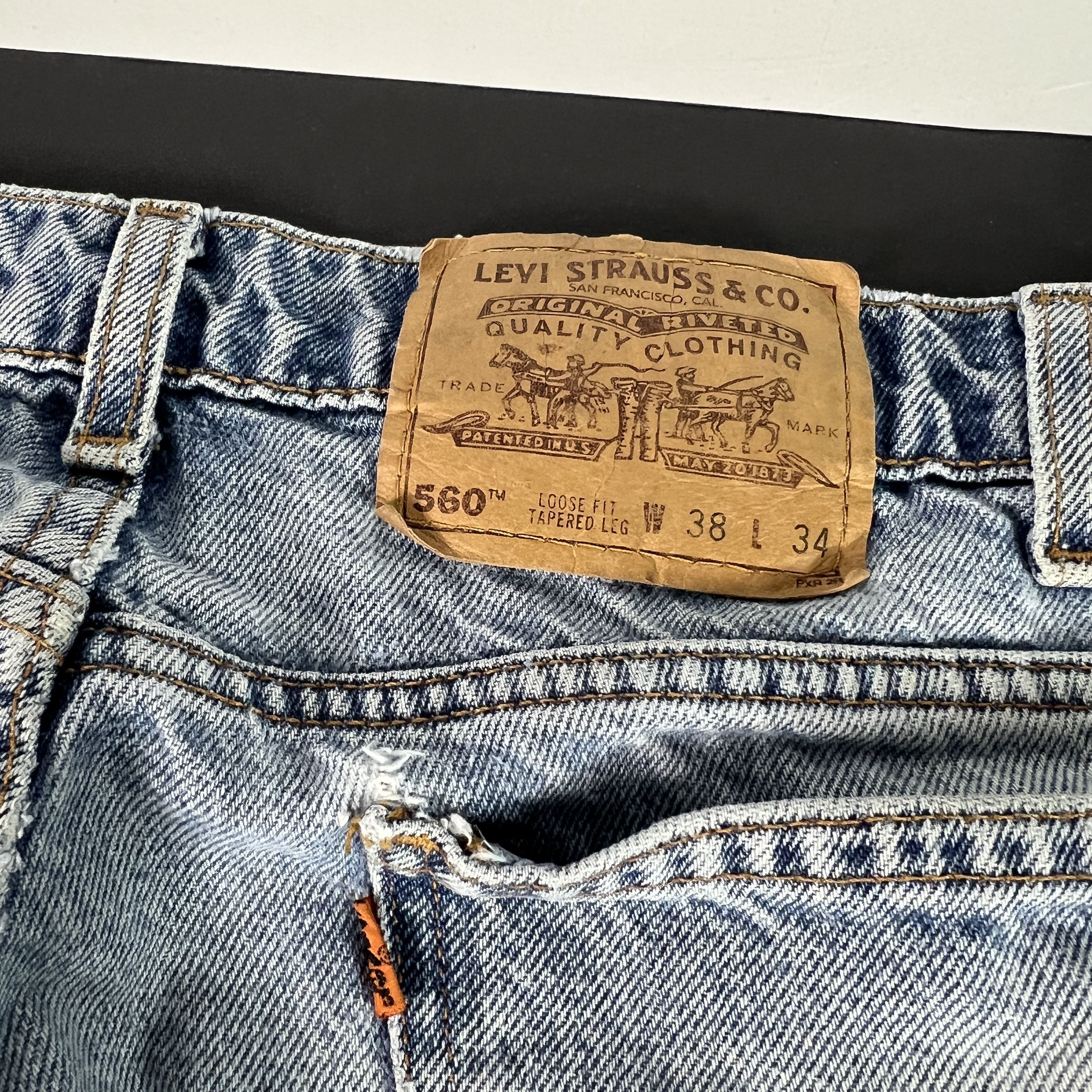 Levi's VTG 90s Levis Jeans 560 Loose Tapered Blue Denim Orange Tab Size US 37 - 12 Thumbnail