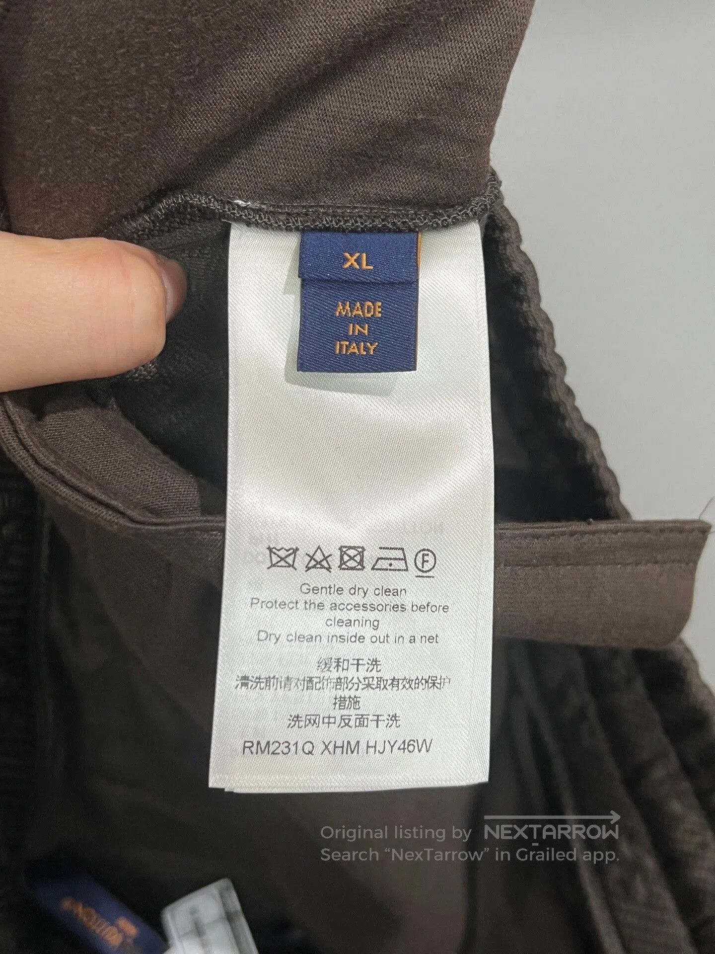 Louis Vuitton louis vuitton brown embossed sport pants. Size US 34 / EU 50 - 6 Thumbnail