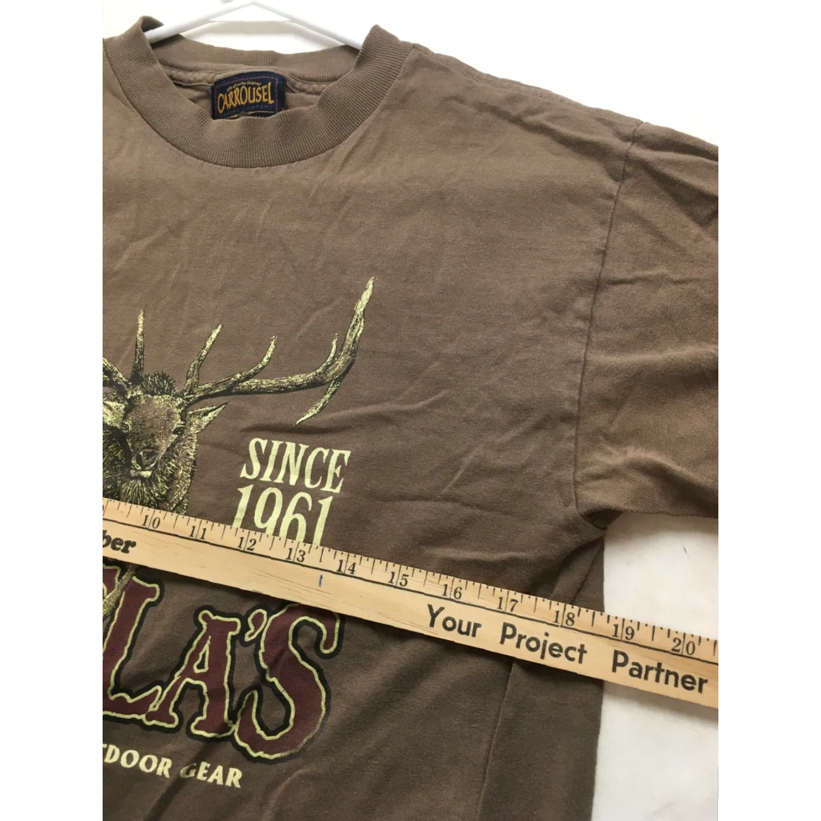 Vintage Carrousel T-Shirt Men's M Brown Short Sleeve Crew Neck Cabela's Deer Print Shirt Mens M Brown Deer Print Size US M / EU 48-50 / 2 - 4 Thumbnail
