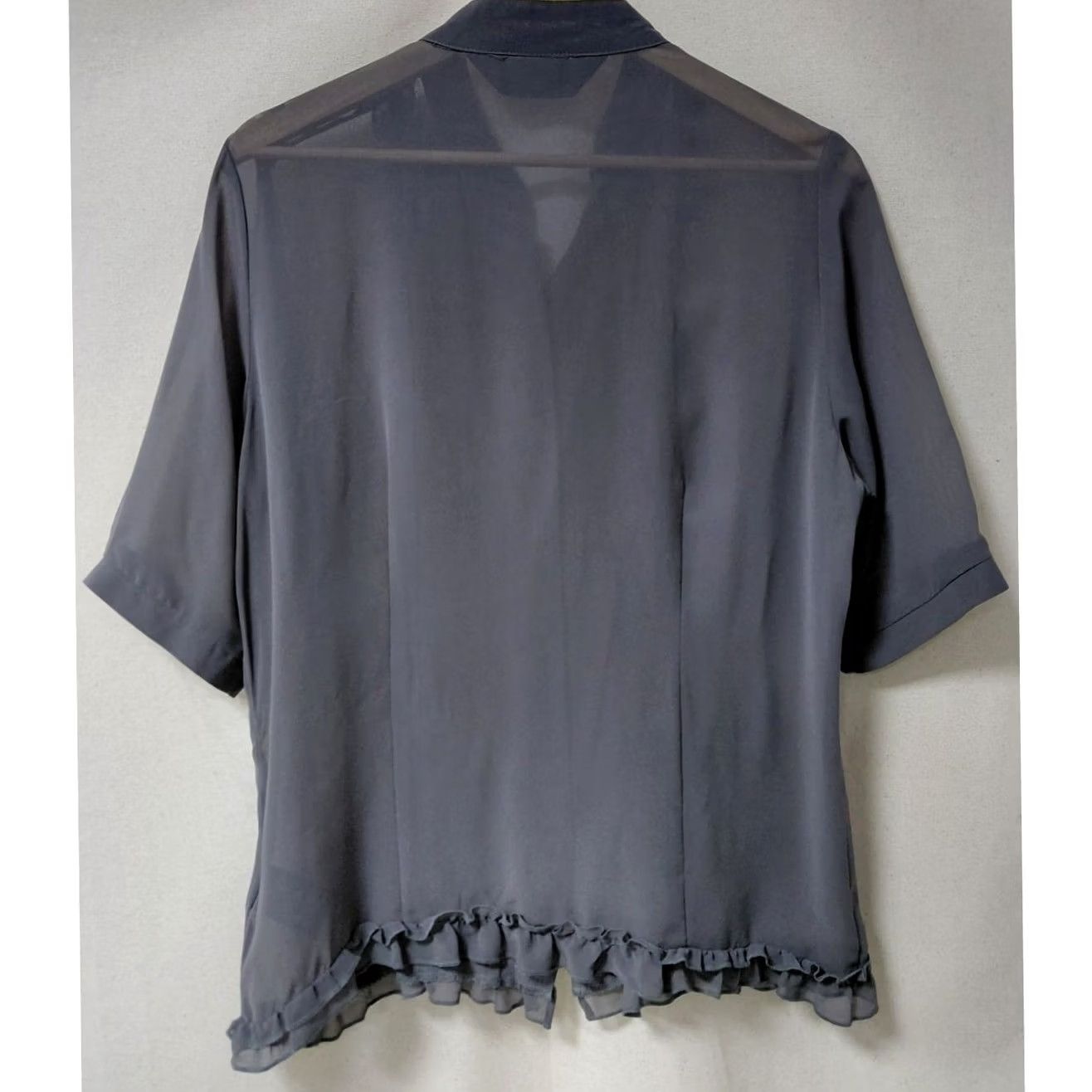 Norma Kamali normakamali Norma Kamali Ruffle Front Blouse Grey Solid Woven 3/4 Sleeve Size L Size L / US 10 / IT 46 - 2 Thumbnail