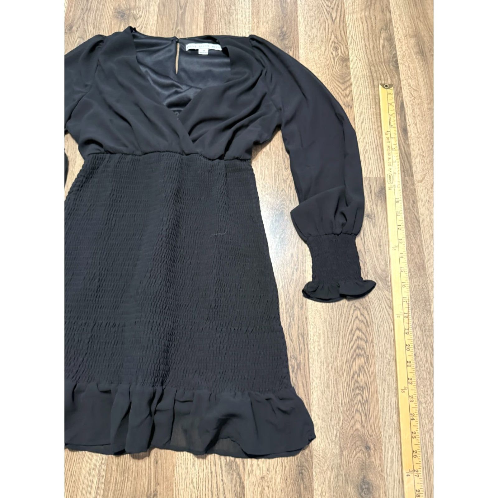 Vintage **Hyfve Women's Black Long Sleeve V-neck Ruffle Hem Medium Dress** User: Hyfve Women's Black Long Sleeve V-neck Ruffle Hem Medium Dress Size M / US 6-8 / IT 42-44 - 4 Thumbnail
