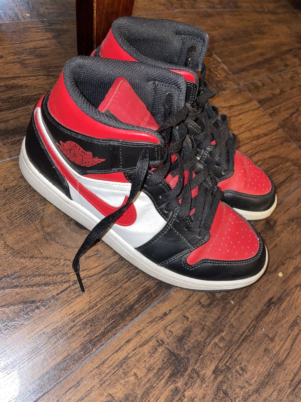 Jordan Brand Jordan 1 Red Black White Size US 7.5 / EU 40-41 - 1 Thumbnail