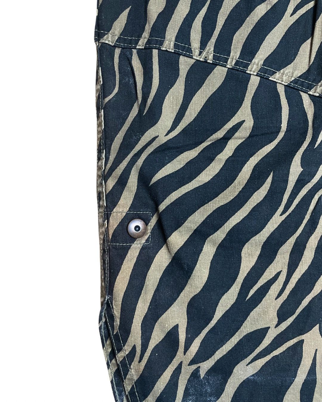Hysteric Glamour Hysteric Glamour Zebra Pattern Utility Midi Skirt Size 27" / US 4 / IT 40 - 12 Thumbnail