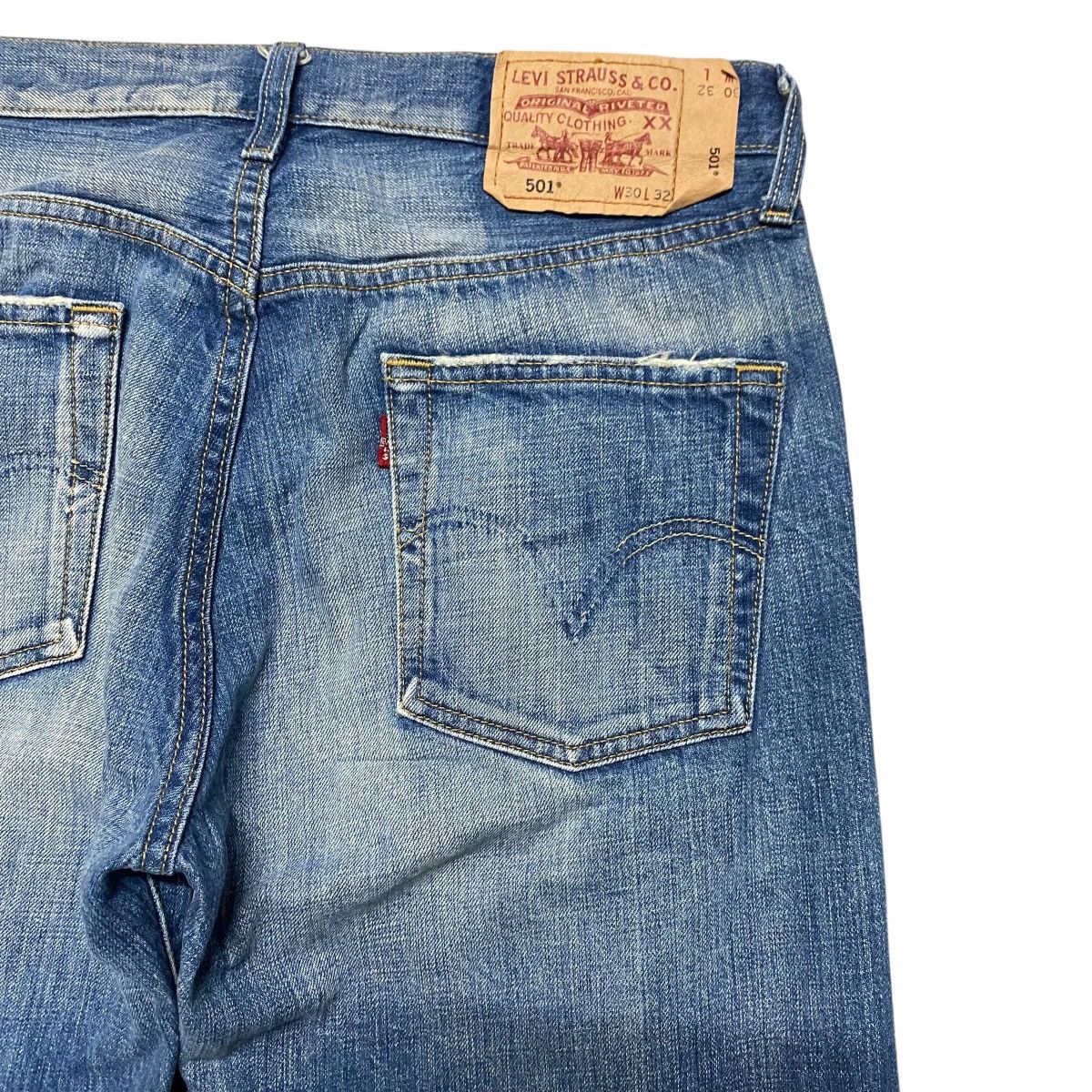 Levi's Vintage Levis 501 Thrashed Jeans Size US 31 - 13 Thumbnail