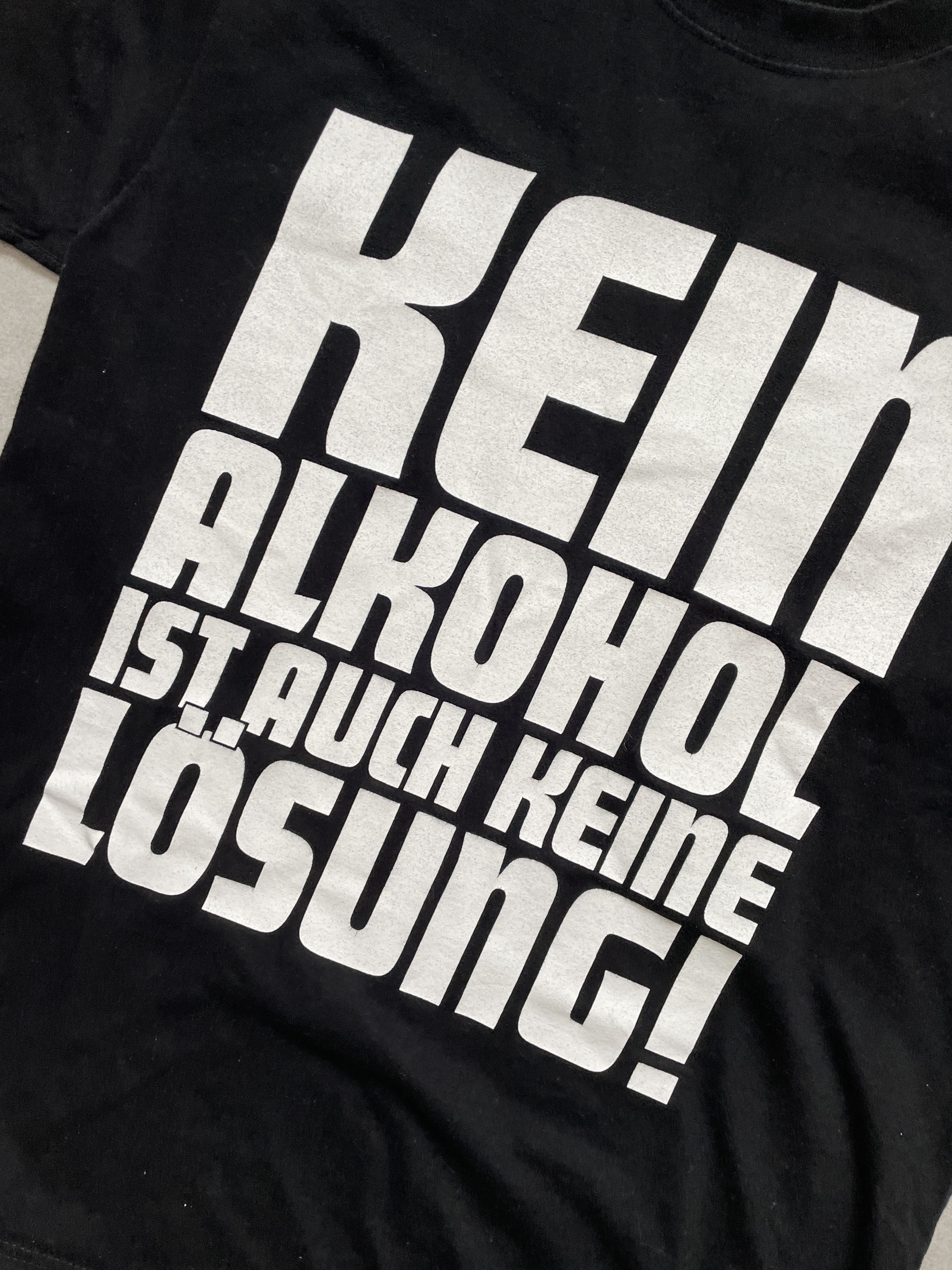 Band Tees VINTAGE TOTEN HOSEN NO ALCOHOL ISNT A SOLUTION TEE Size US L / EU 52-54 / 3 - 4 Thumbnail