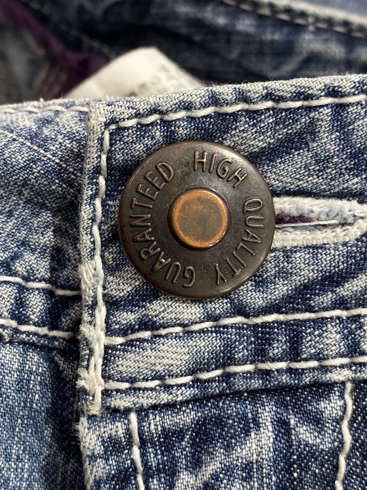 Japanese Brand Japanese Brand Faded Blue Wash Buckle Back Style Jeans Size US 32 / EU 48 - 8 Thumbnail