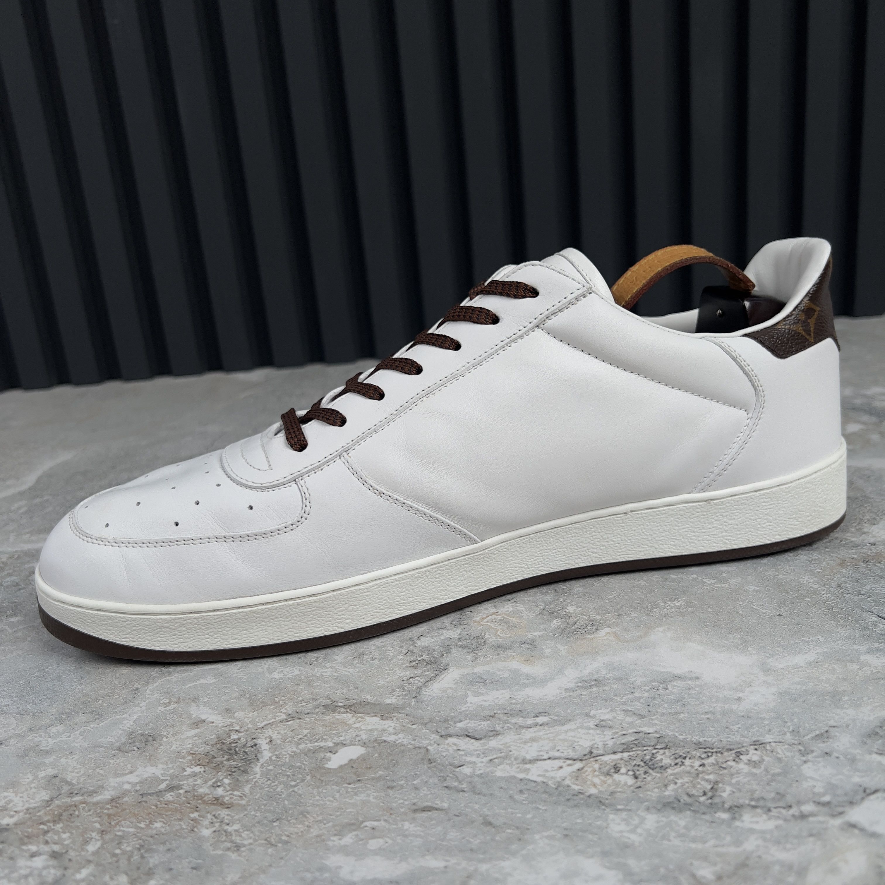 Louis Vuitton Louis Vuitton Rivoli Sneaker Low Top Monogram Leather Size US 12 / EU 45 - 8 Thumbnail