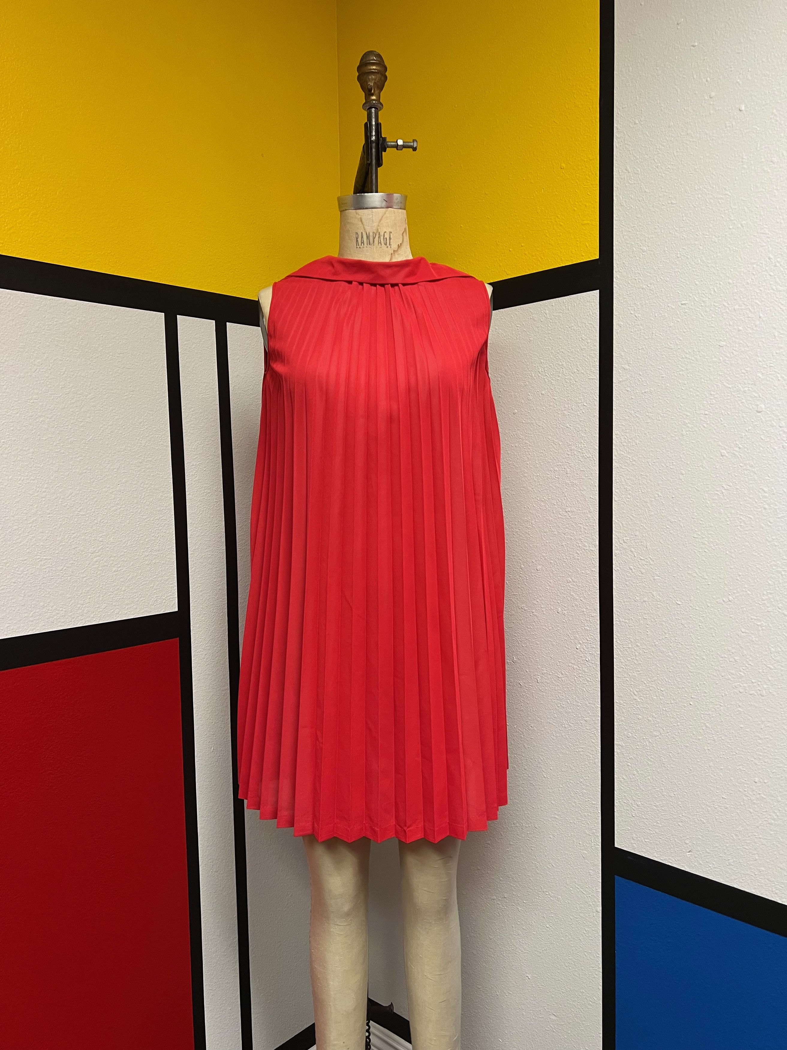 Other EUC Vintage 1960s Accordion Pleat Tetoron Shift Dress Small Size S / US 4 / IT 40 - 1 Thumbnail
