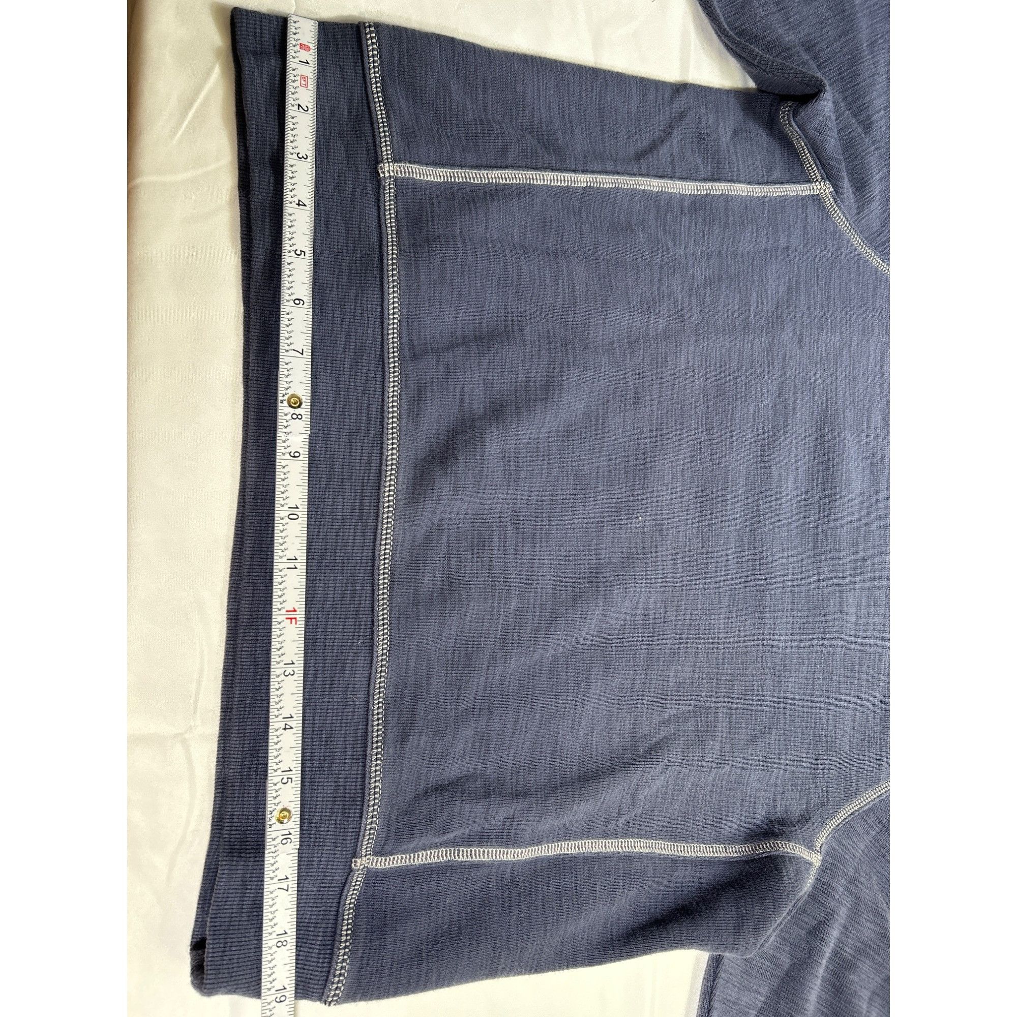 Tommy Bahama Tommy Bahama Boys Blue Long Sleeve Crew Neck Pullover Sweats Size US L / EU 52-54 / 3 - 3 Thumbnail