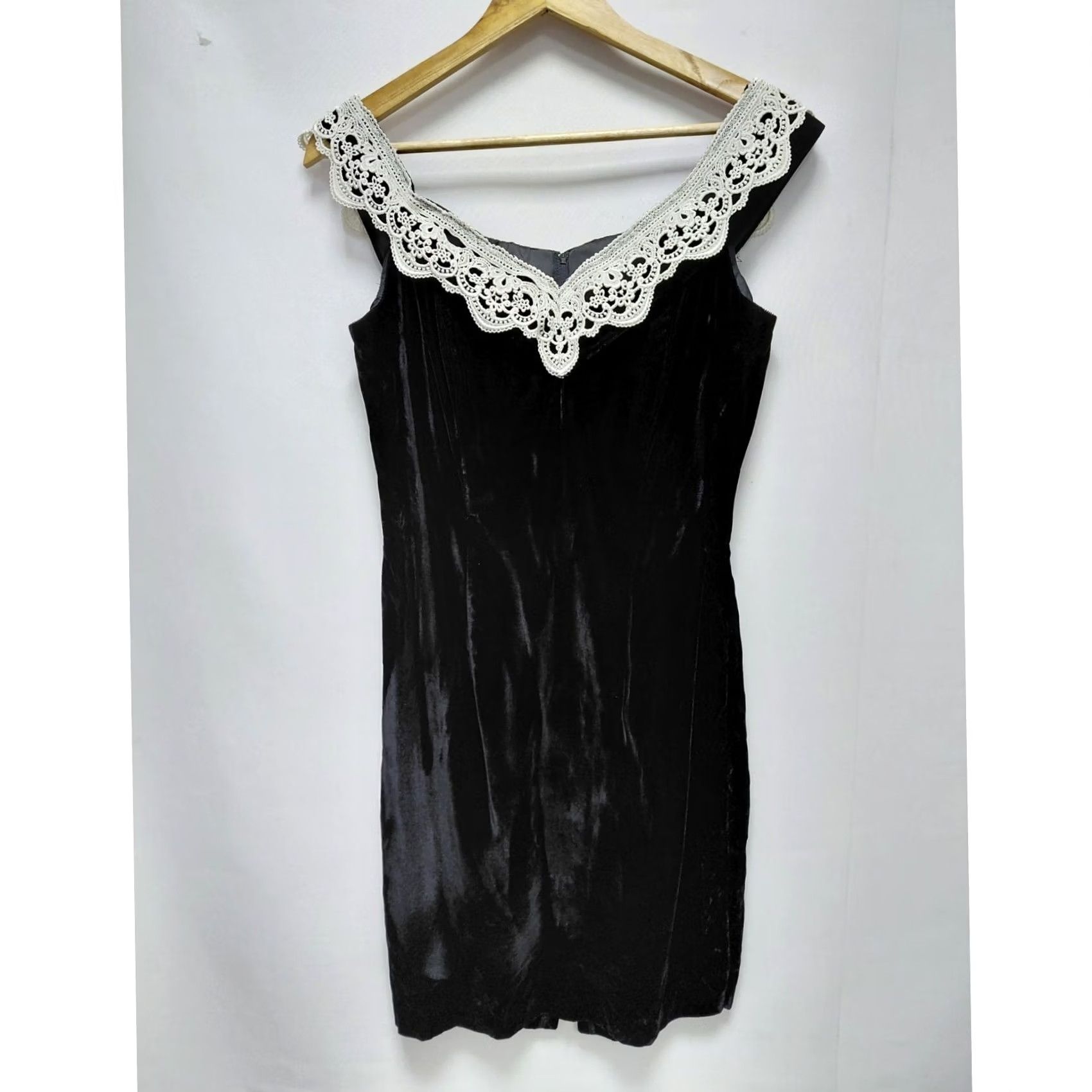 Jessica McClintock Jessica McClintock Lace Trim Dress Solid Sleeveless Knee Length Black Size 11/12 V-Neck Tank Dress Formal Party/Cocktail Women Mens? Size L / US 10 / IT 46 - 2 Thumbnail