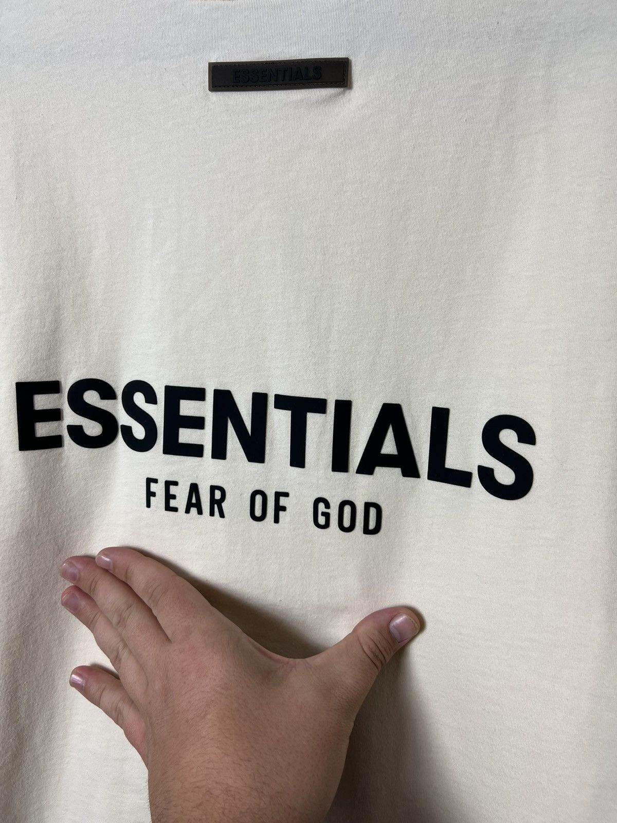 Fear of God FEAR OF GOD Essentials Back Big Logo Tee FOG Beige T-Shirt Size US M / EU 48-50 / 2 - 5 Thumbnail