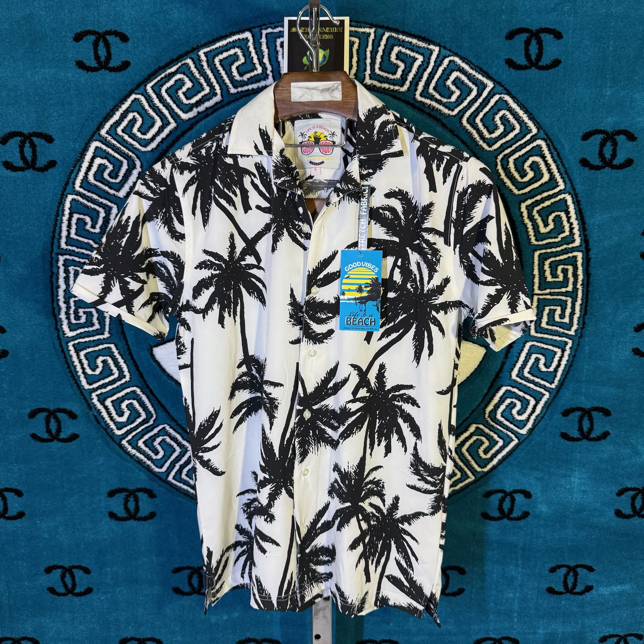 Other NEW LIFE IS A BEACH PALMAS DE PARADISO SILHOUETTE BUTTON UP Size US S / EU 44-46 / 1 - 1 Preview