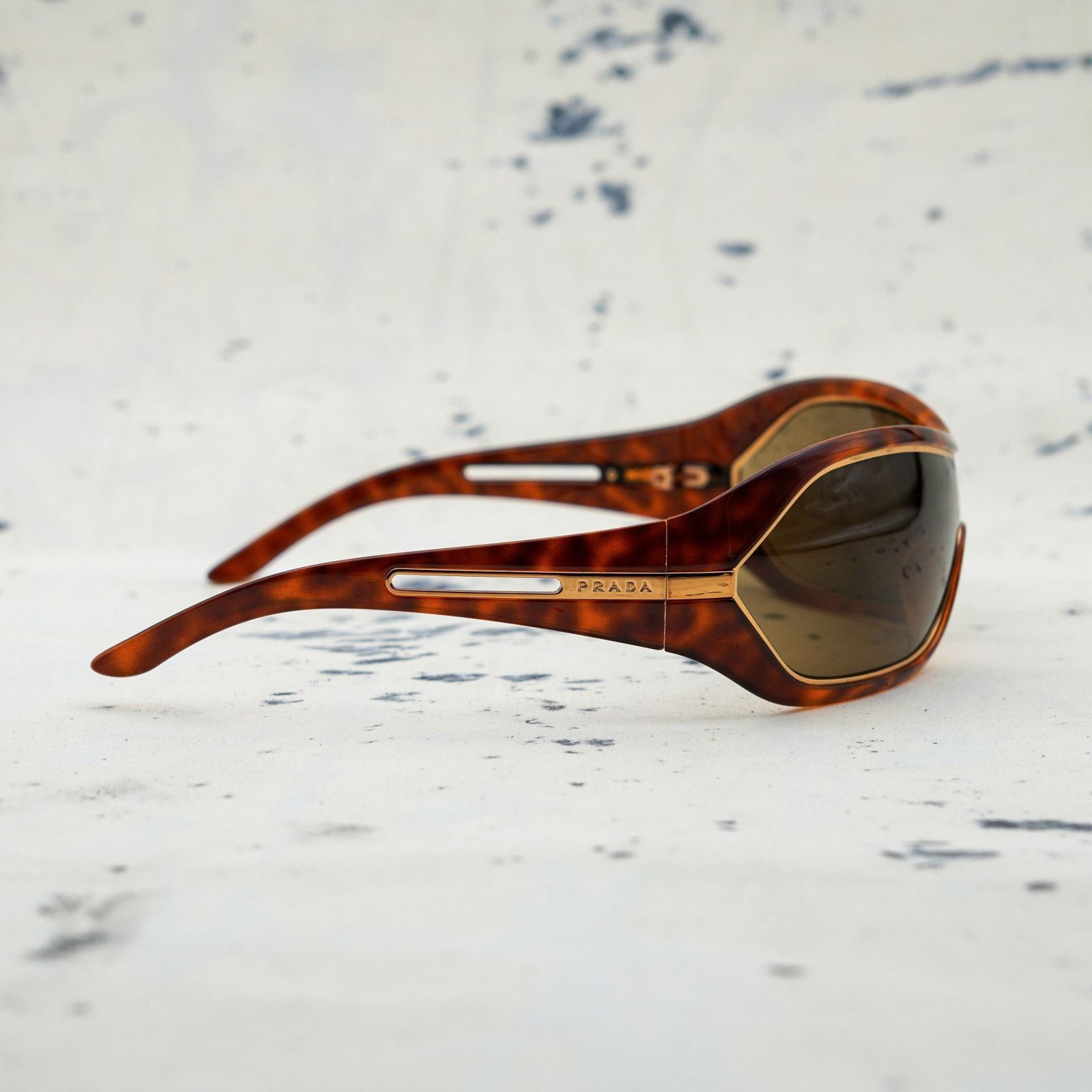 Prada Vintage prada tortoise oversized gold logo mask sunglasses Size ONE SIZE - 3 Thumbnail