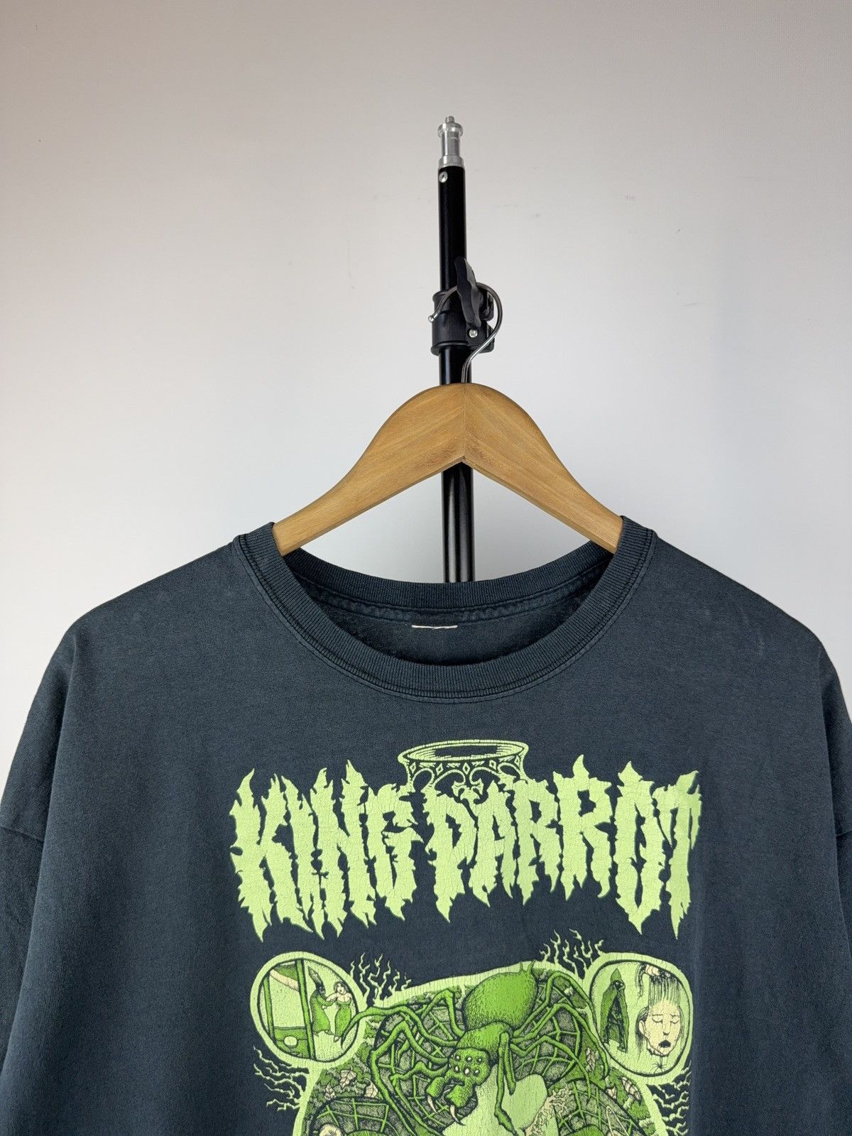 Band Tees King Parrot 2016 Dead Set Tour Tee Black Green Print Size US XXL / EU 58 / 5 - 2 Thumbnail