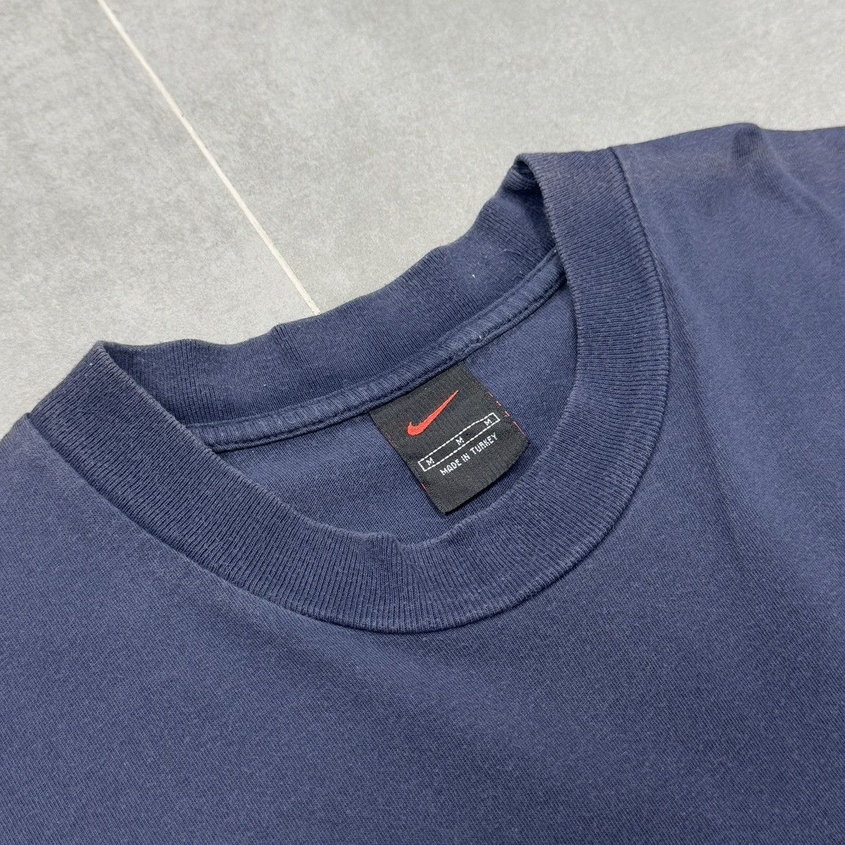 Nike × Vintage Vintage Nike Embroidered Center Logo T-Shirt Size M Size US M / EU 48-50 / 2 - 10 Thumbnail
