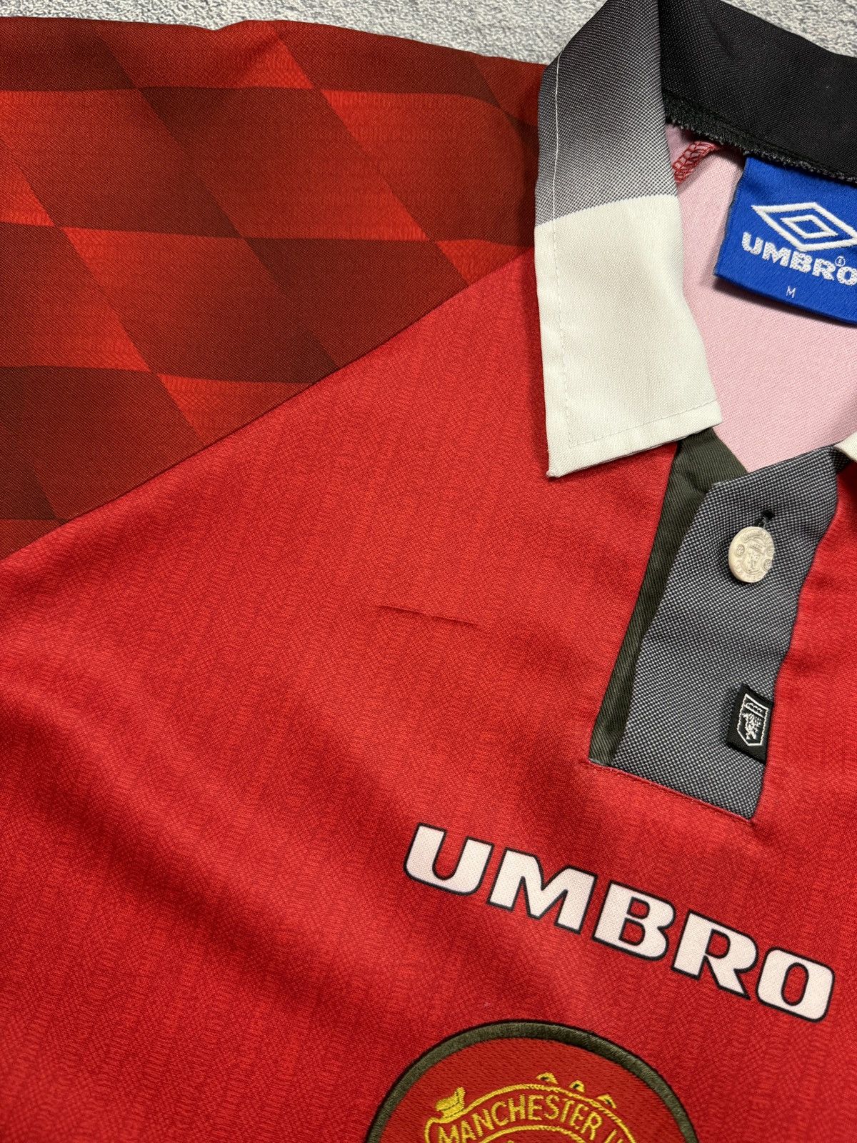 Umbro UMBRO SHARP MANCHESTER UNITED 90s JERSEY Size US M / EU 48-50 / 2 - 13 Thumbnail
