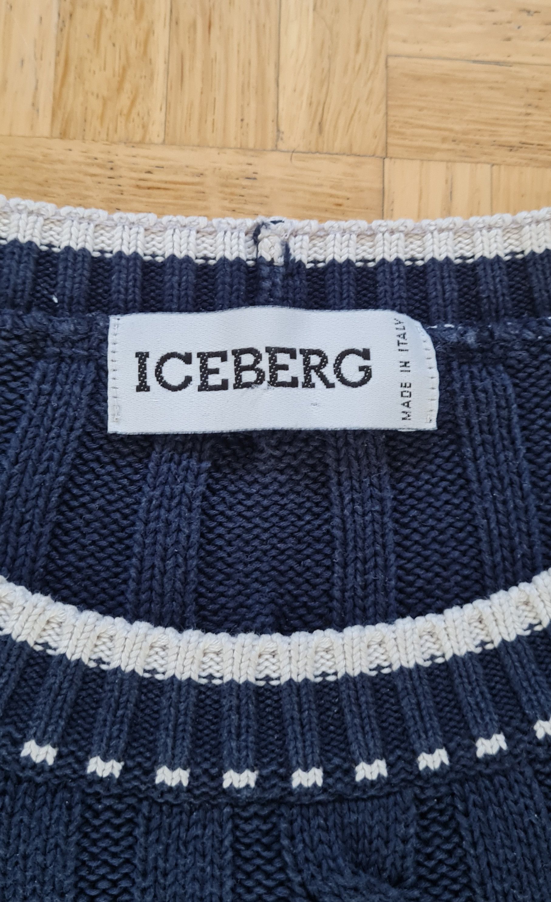 Disney × Iceberg × Vintage Vintage Iceberg x Disney knit sweater "Officer Duck" 1992 9 Size US L / EU 52-54 / 3 - 4 Thumbnail