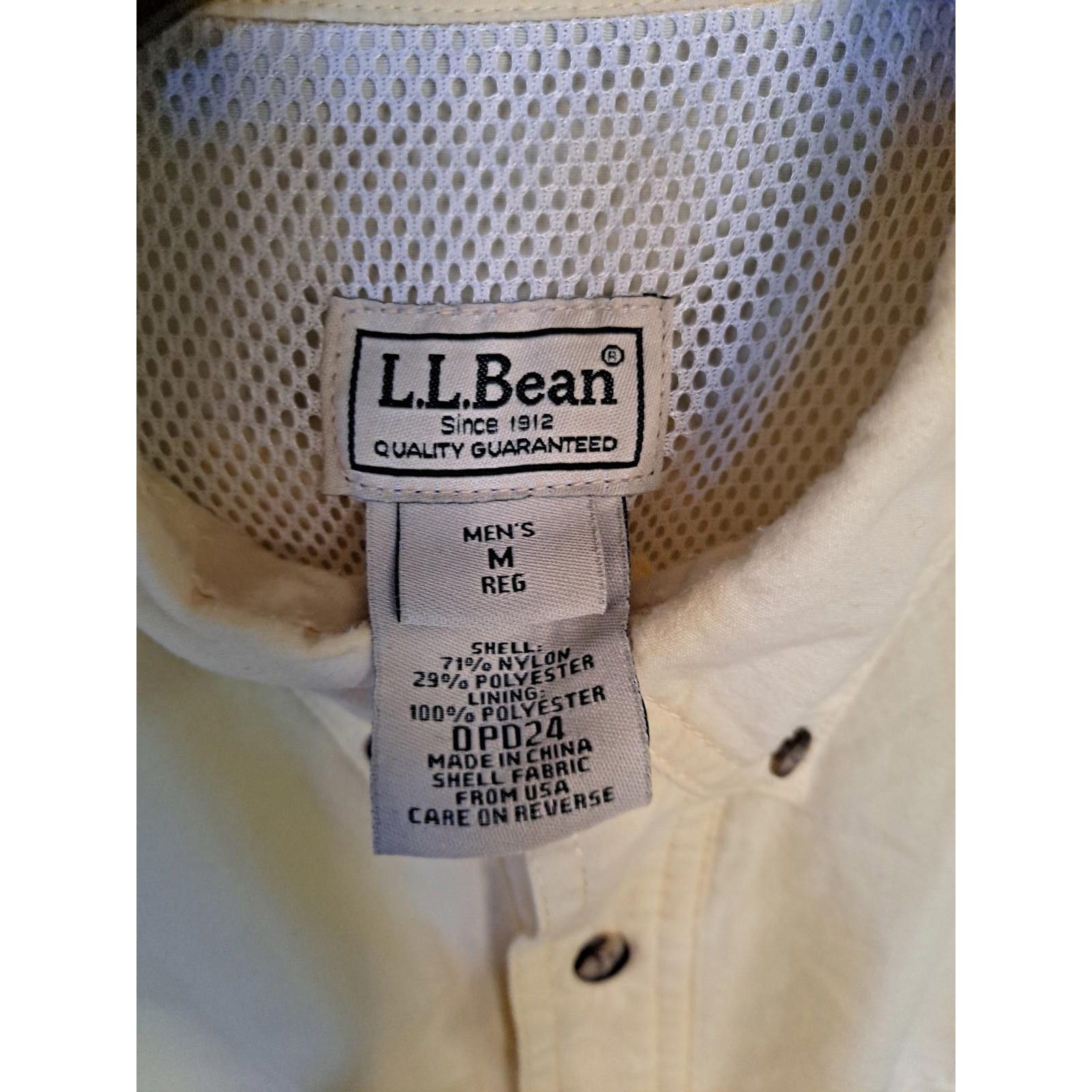 L.L. Bean L.L. Bean Off White/Tan Button Up Vented Nylon/Poly Fishing Size US M / EU 48-50 / 2 - 4 Thumbnail