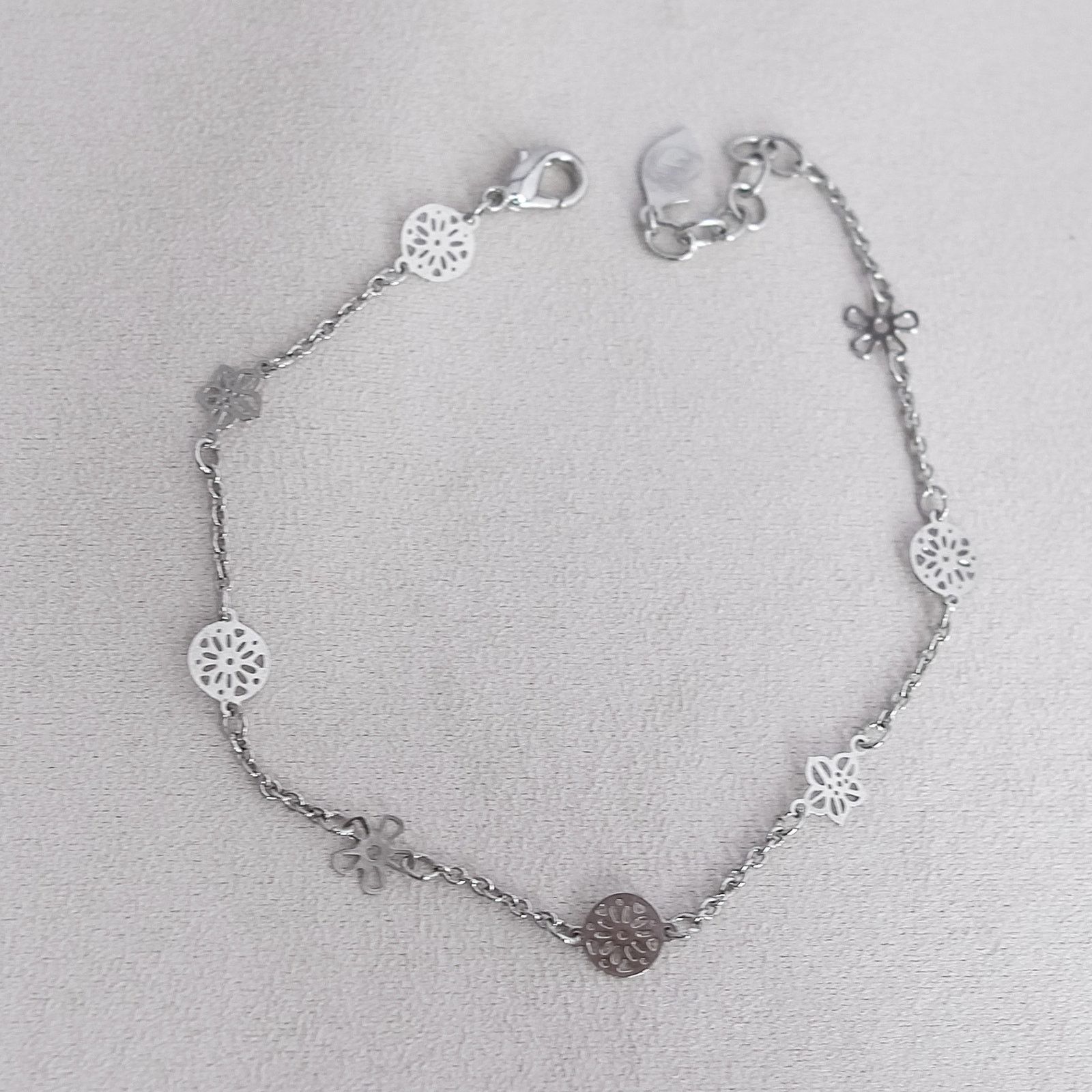 The Unbranded Brand Bisou Bisou Silver Tone Delicate Dainty Bracelet Anklet Size ONE SIZE - 1 Thumbnail