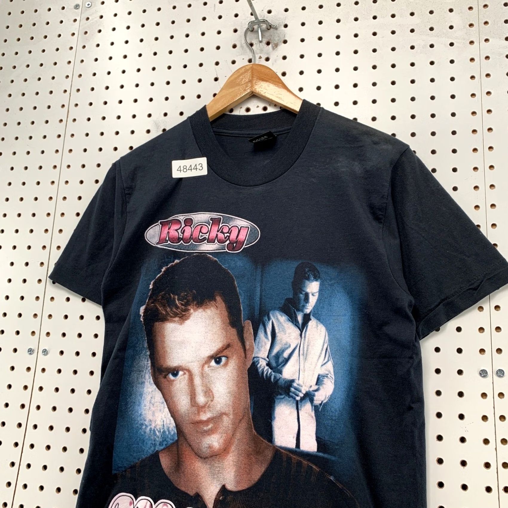 Vintage VINTAGE Ricky Martin Shirt Mens Small Black 90s Graphic Pop Music Rap Tee USA Size US S / EU 44-46 / 1 - 6 Thumbnail