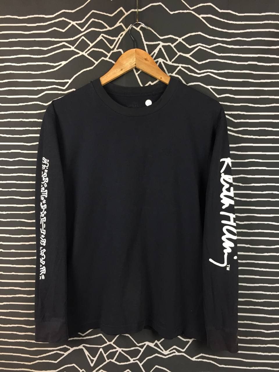 Keith Haring Uniqlo Keith Haring MoMA Collaboration Black Long Sleeve Tee Size US M / EU 48-50 / 2 - 1 Thumbnail