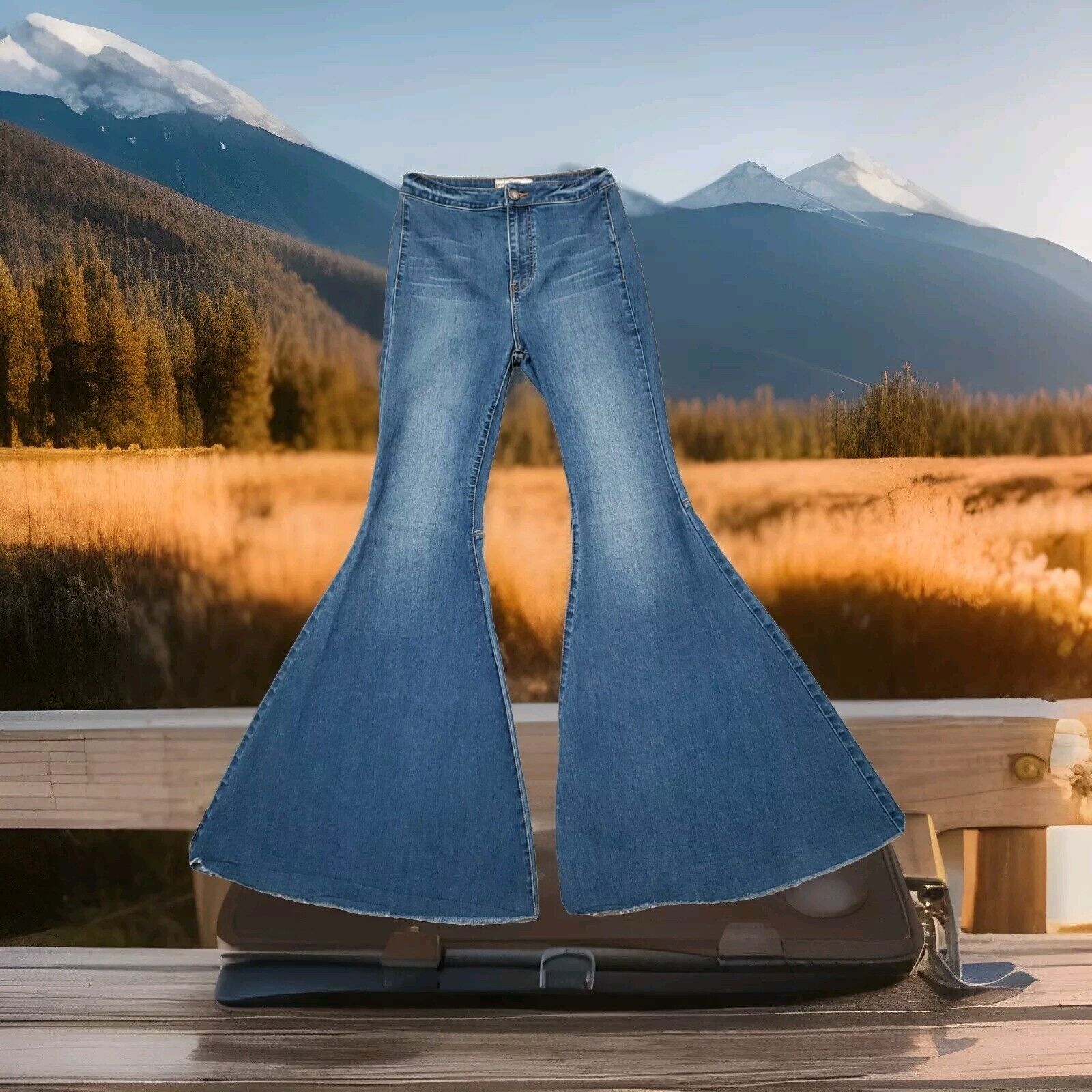 Free People Free People Just Float On Flare Bell Bottom HIGH RISE 27 Size 27" / US 4 / IT 40 - 1 Thumbnail