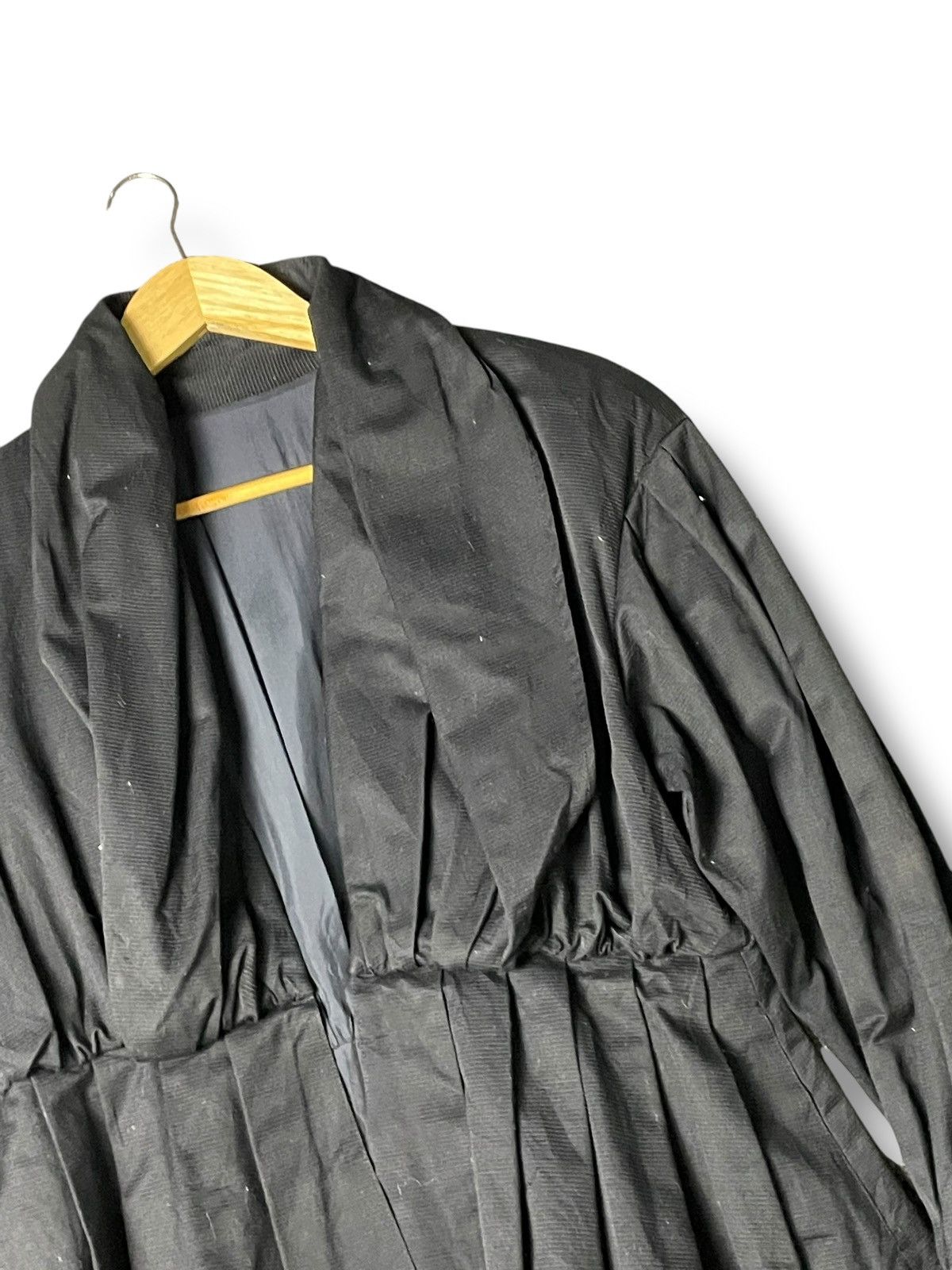 Japanese Brand EPRISE Brand Pleated Down Puff Shirt (61) Size XXS / US 00 / IT 34 - 2 Thumbnail