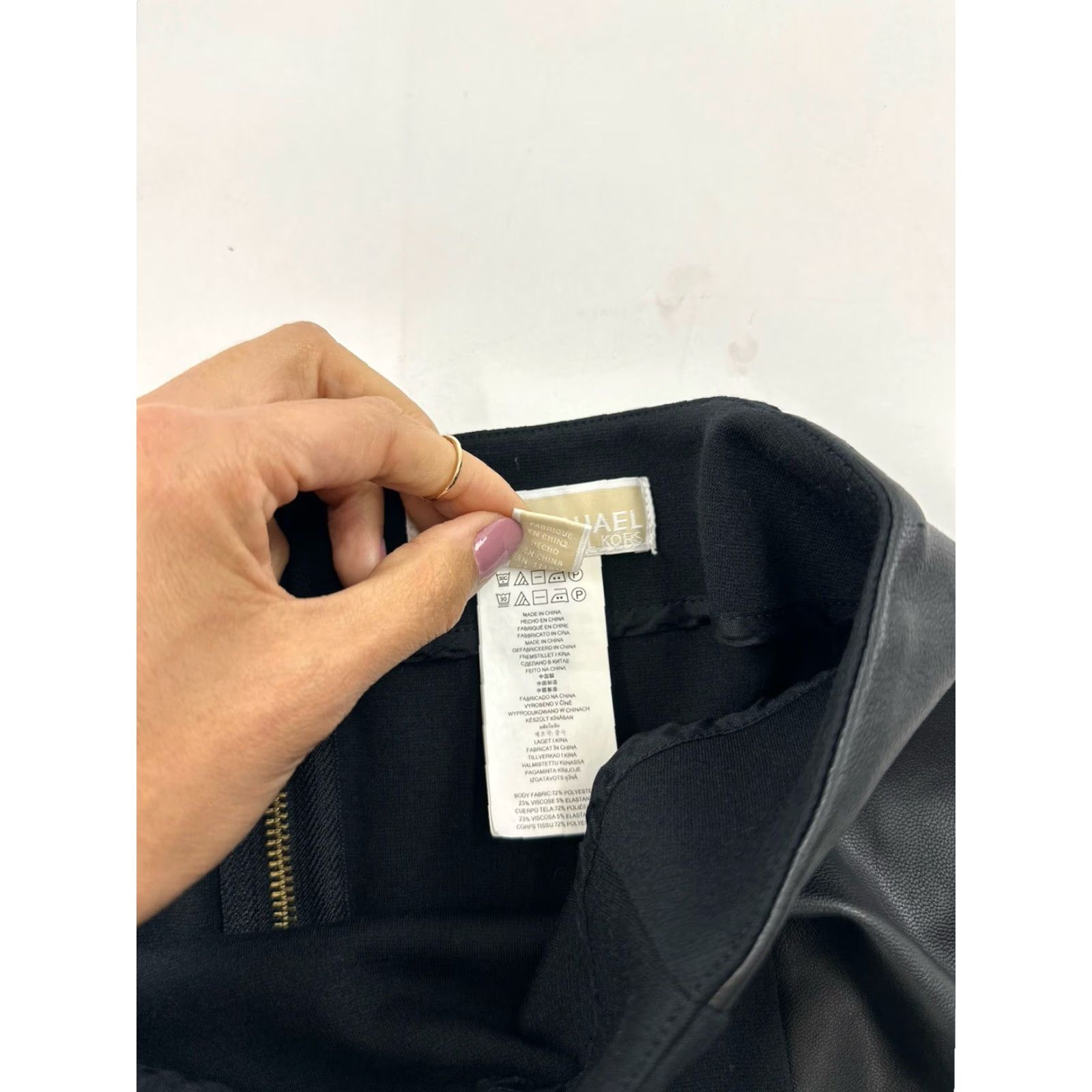 Michael Kors MICHAEL KORS Skirt Women’s 6 Black Faux Leather Knee Length Mid Rise Zipper Casual Business Pencil Size 28" / US 6 / IT 42 - 4 Thumbnail