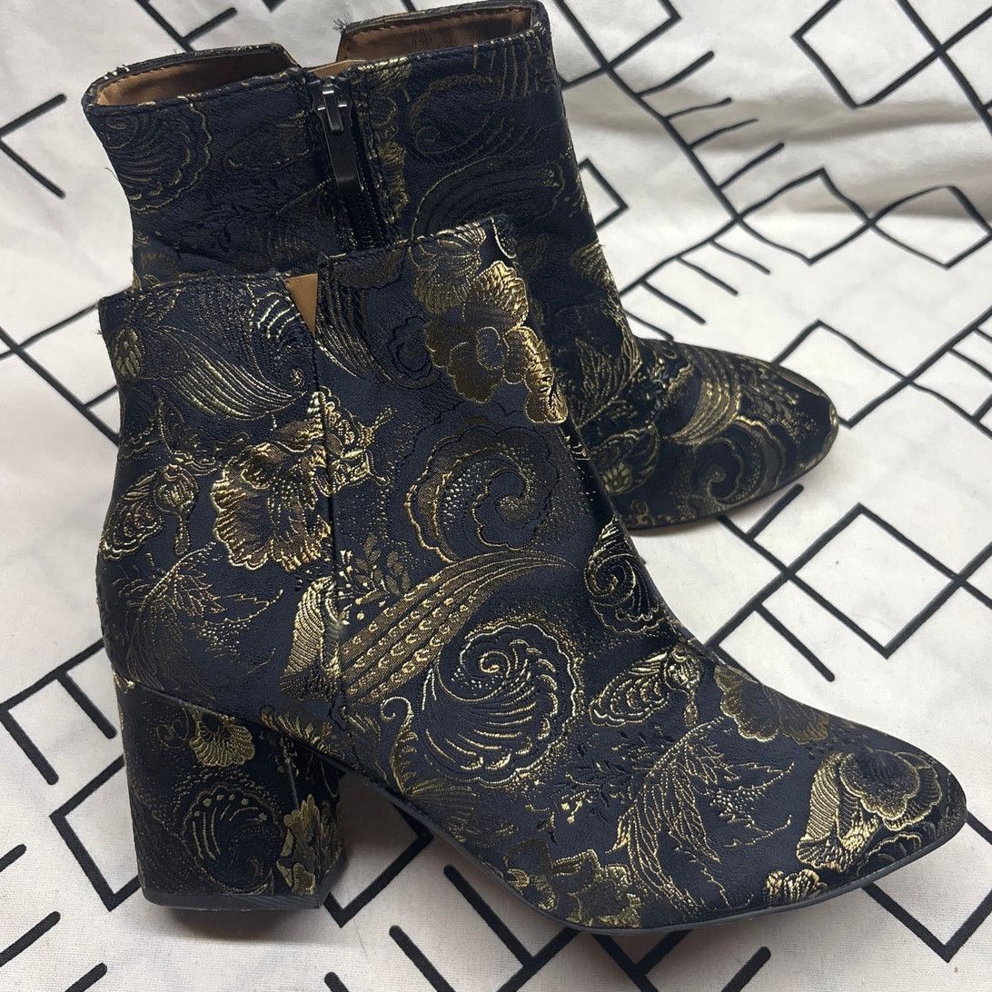 Franco Sarto Franco Sarto Jubilee 2 Tapestry Brocade Paisley Booties Size US 8.5 / IT 38.5 - 7 Thumbnail