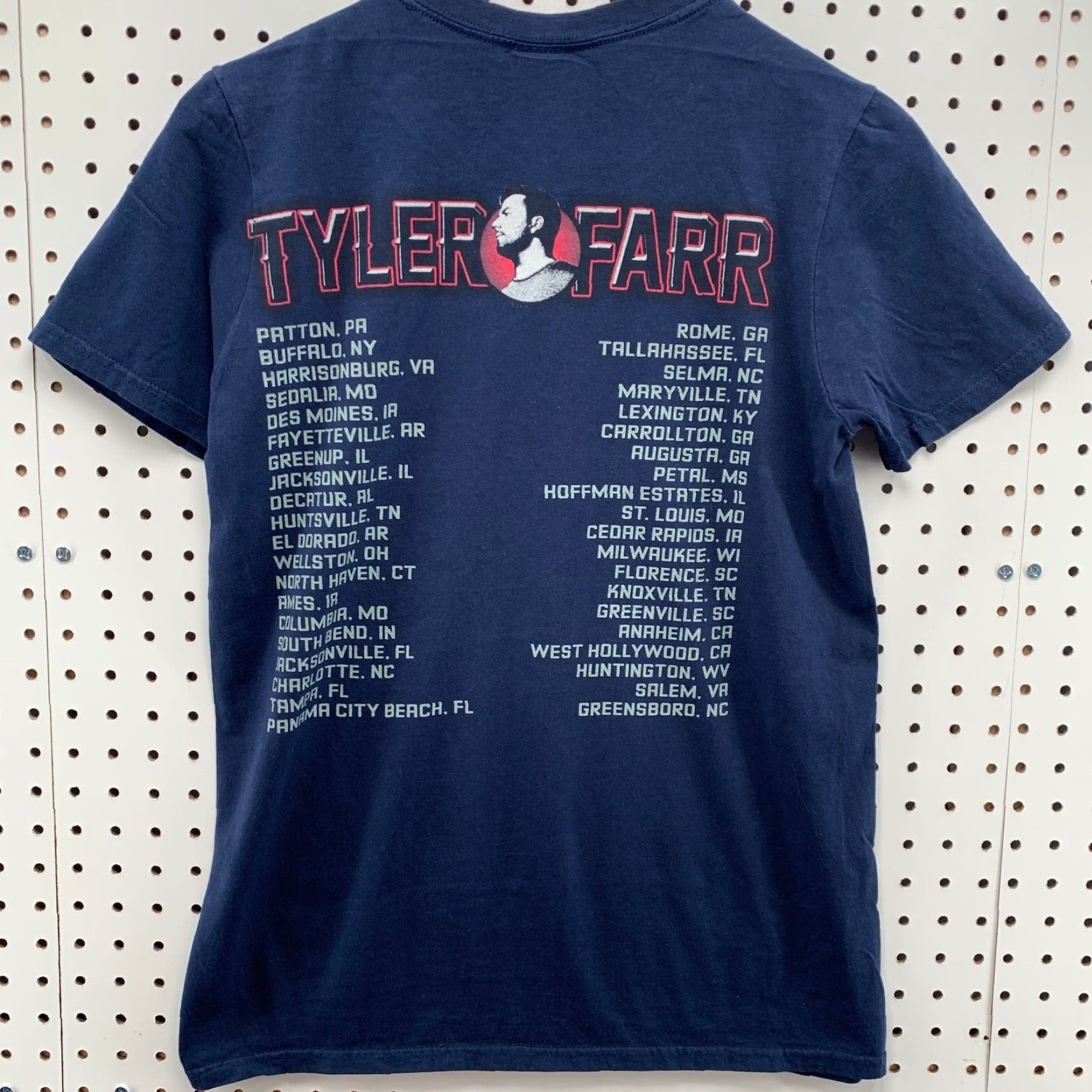 Gildan VINTAGE Gildan Tyler Farr Concert T-Shirt Mens Small Blue Short Sleeve Band Music 17.5x26 Size US S / EU 44-46 / 1 - 2 Thumbnail