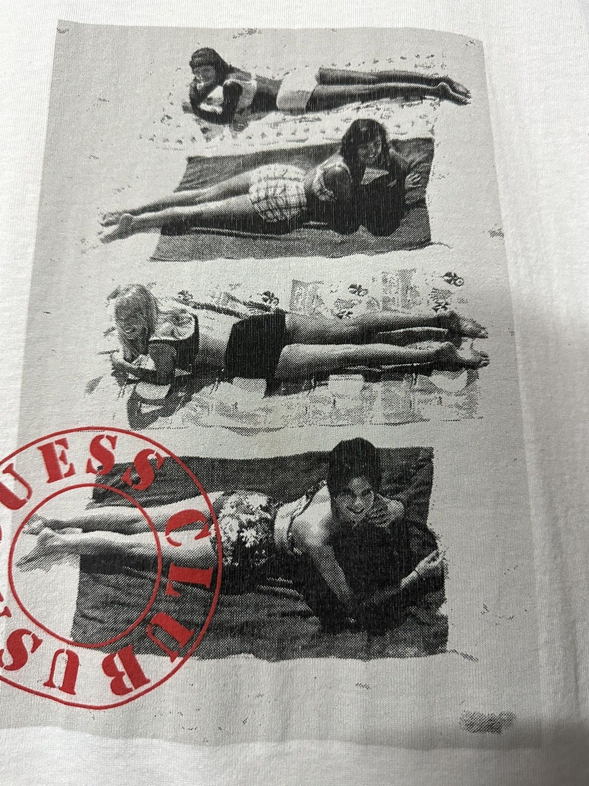 Guess × Vintage Vintage 90s Guess Club Usa Bikini Photo Tee Size US L / EU 52-54 / 3 - 3 Thumbnail