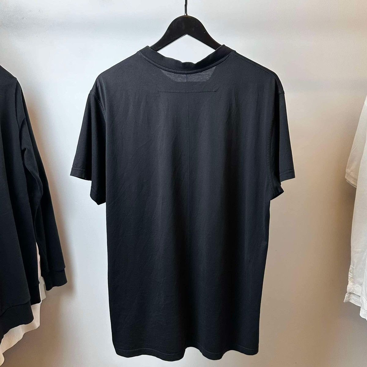 Givenchy GIVENCHY SHARK T SHIRT Size US XS / EU 42 / 0 - 2 Thumbnail