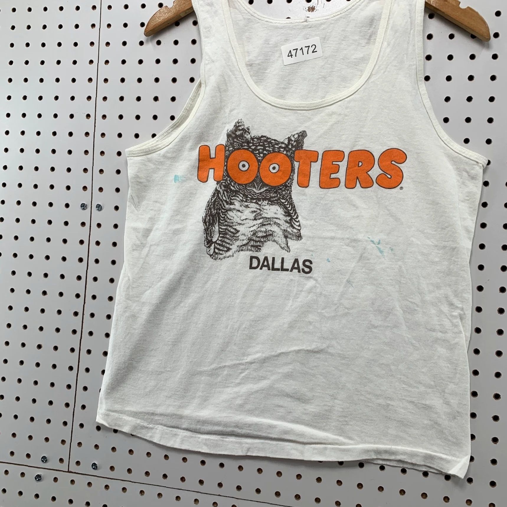 Vintage VINTAGE Hooters Tank Top Women Small 90s White Dallas Sleeveless Owl Graphic USA Tank Women's S White 90s USA Size S / US 4 / IT 40 - 3 Thumbnail