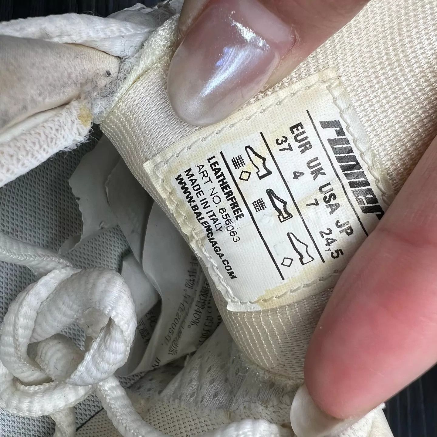 Balenciaga Balenciaga Runner White Distressed Women's Size 37 Size US 7 / IT 37 - 8 Thumbnail