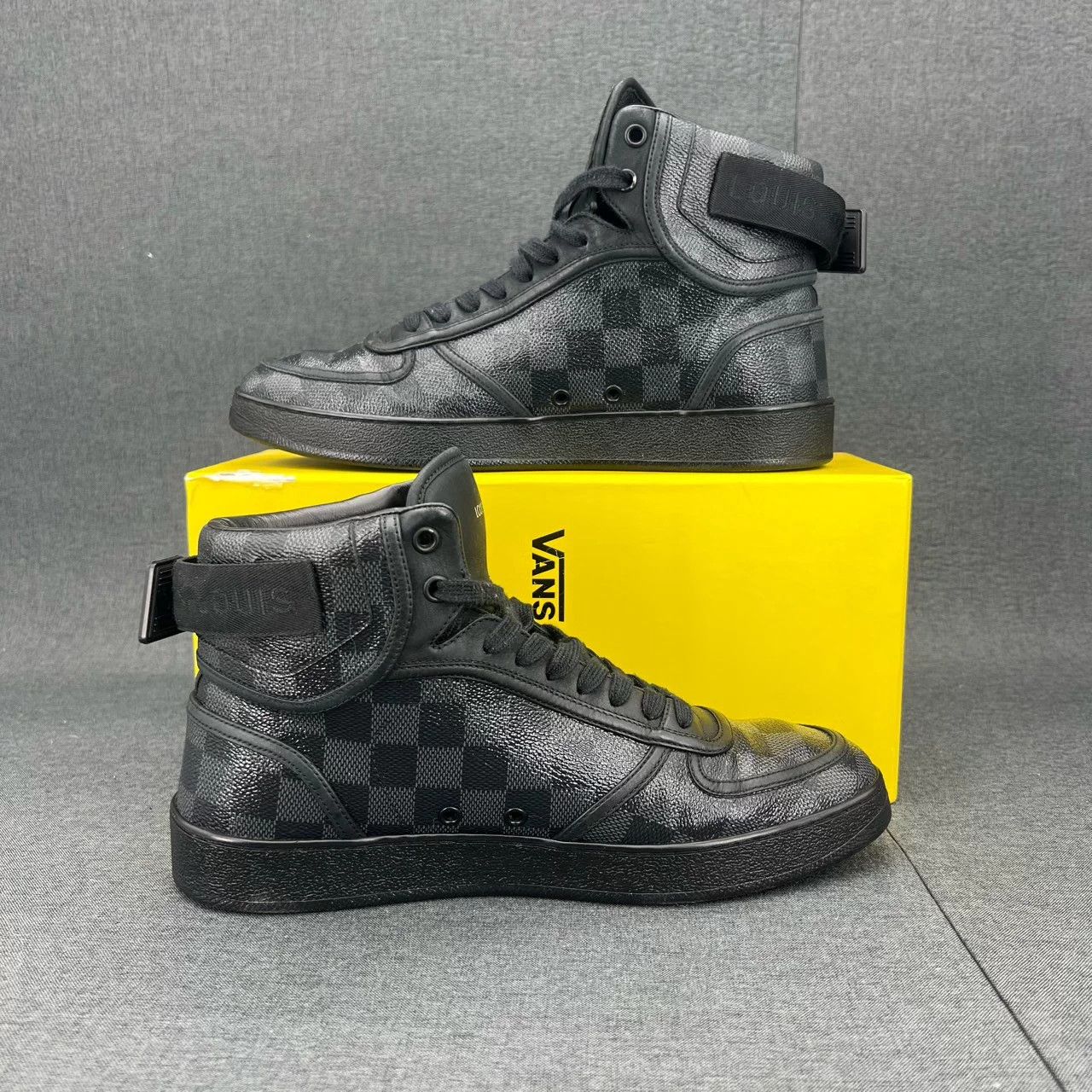 Louis Vuitton LV Rivoli Monogram Eclipse Black Grey 7 Original Box Size US 7 / EU 40 - 2 Thumbnail
