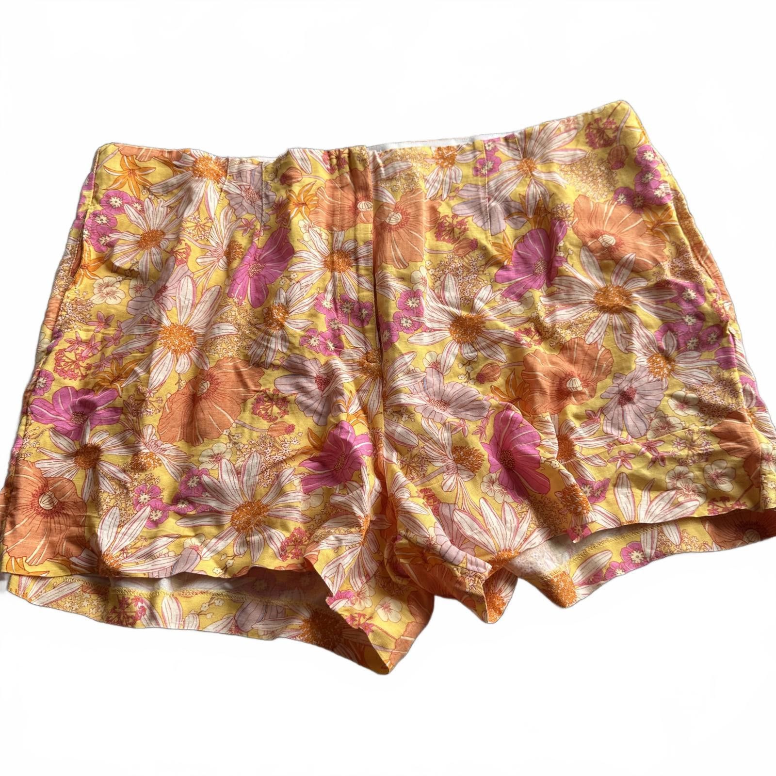 H&M Floral Print Linen Blend Shorts - Perfect for Summer Size 42" / US 20 - 2 Thumbnail