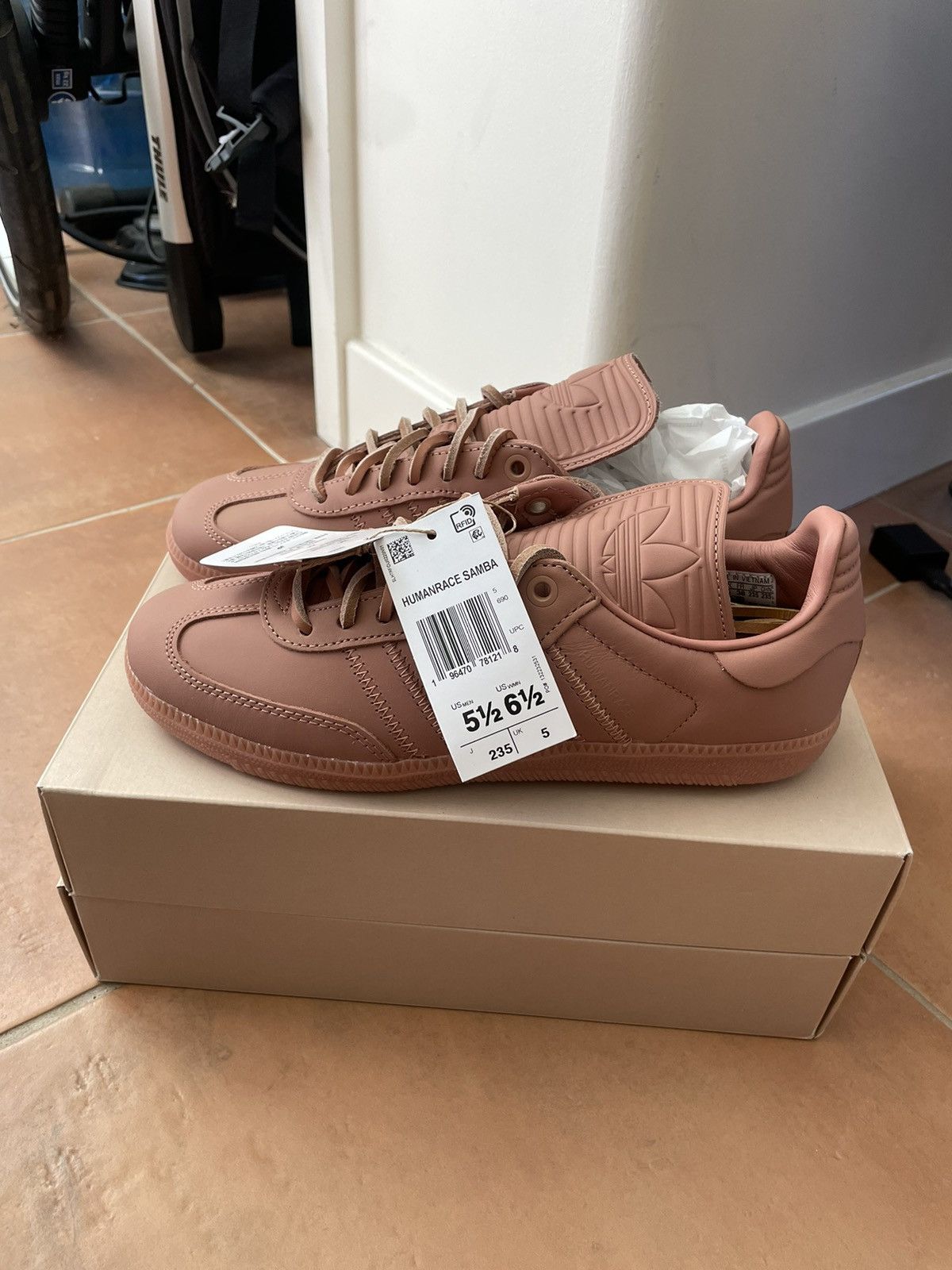 Adidas × Humanrace × Pharrell Humanrace Samba Size US 5.5 / IT 35.5 - 11 Thumbnail