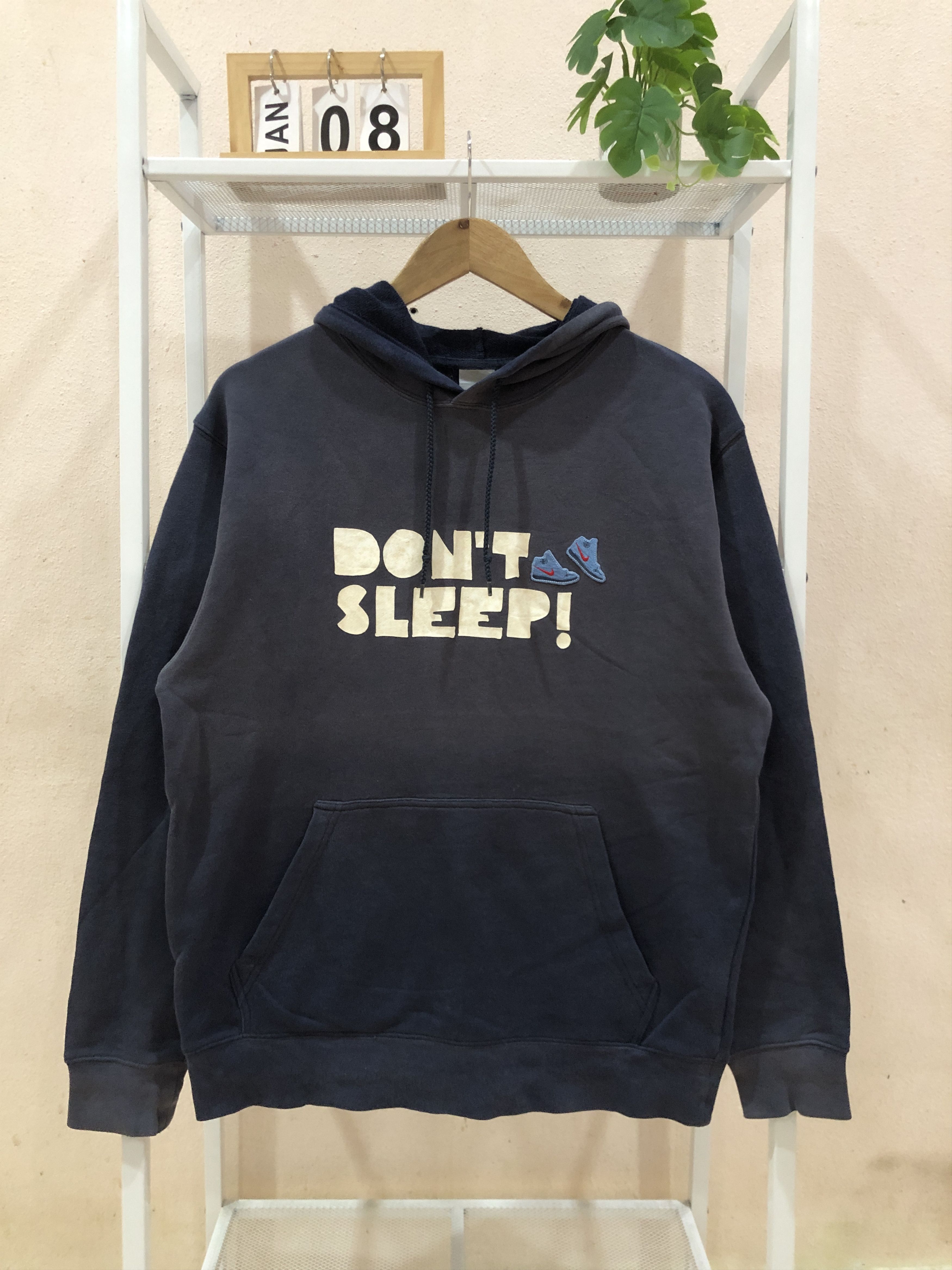 Nike Vintage Nike "Don't Sleep" Graphic Sun Faded hoodie. Size US L / EU 52-54 / 3 - 1 Thumbnail