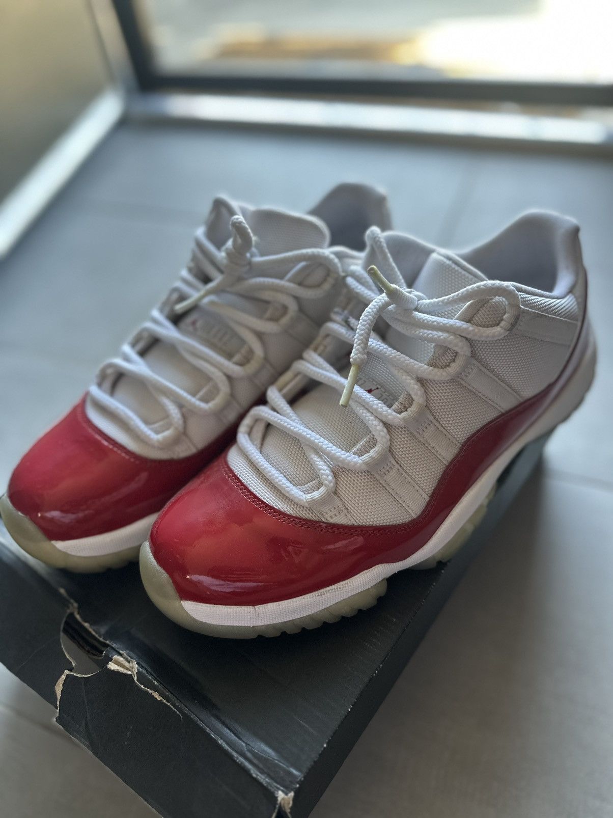 Jordan Brand × Nike Air Jordan 11 Low Cherries Size 10 Men’s Size US 10 / EU 43 - 3 Thumbnail