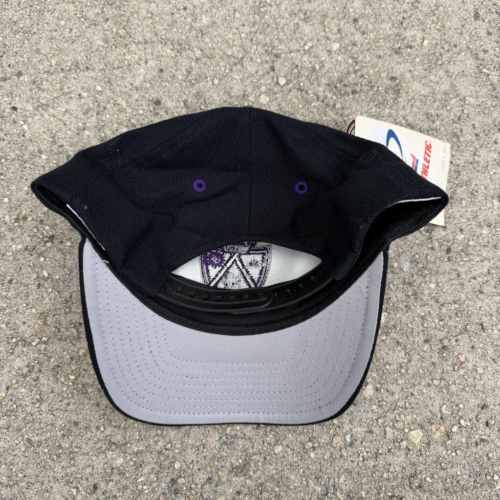 Logo Athletic × NHL × Vintage NWT Vintage 90s Logo Athletic Kings Wool Snapback Hat NHL Size ONE SIZE - 2 Thumbnail