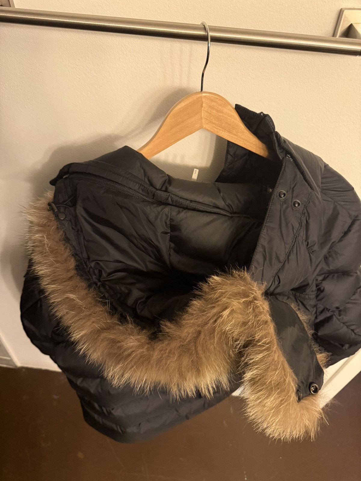 Moncler Moncler Short Down Jacket - Real Fur - Size 2 (M) Size US M / EU 48-50 / 2 - 16 Thumbnail